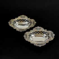 A pair of pierced hallmarked silver dishes c.1901 W. 15cm
