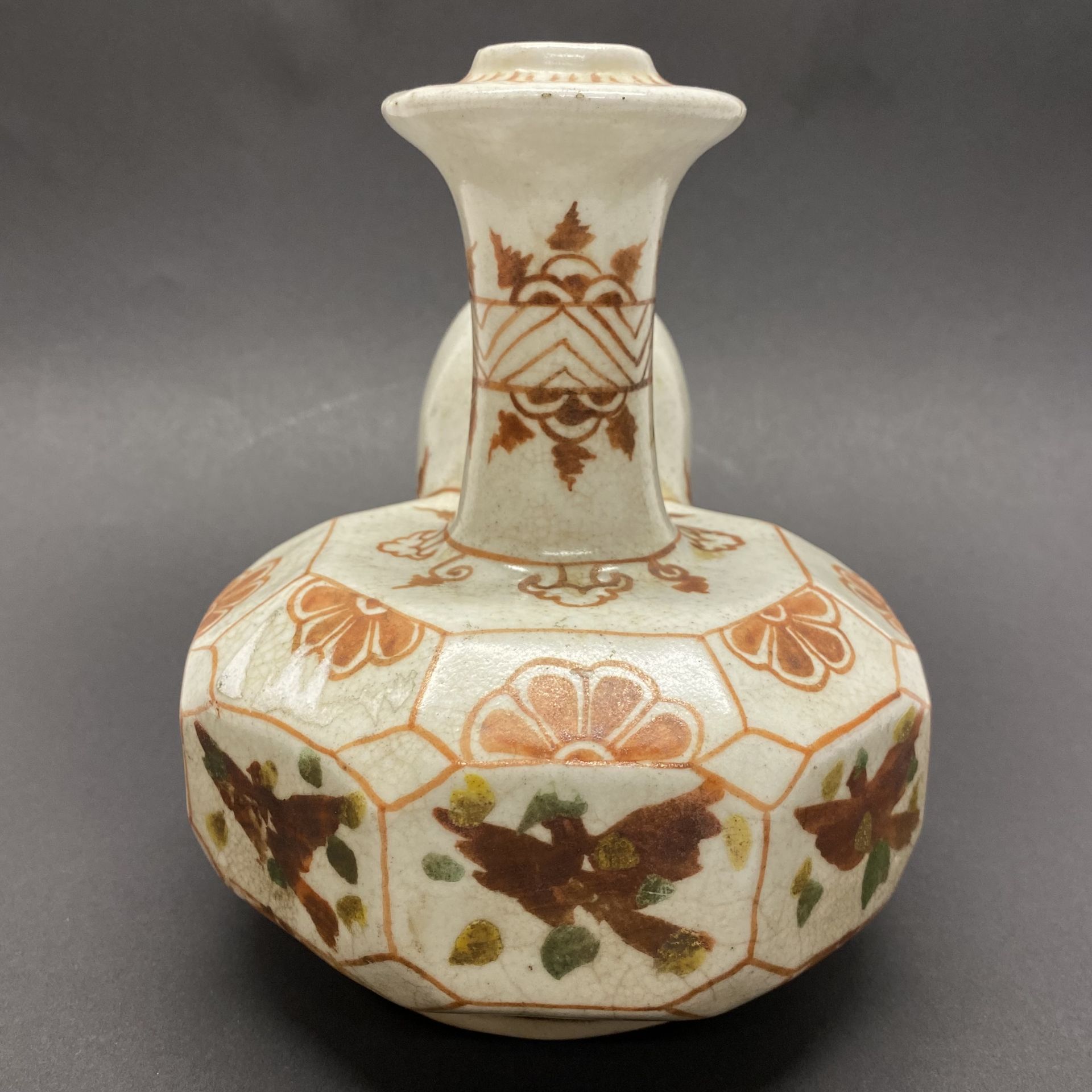 An 18thC hand painted porcelain kendi. H. 16cm - Image 4 of 4