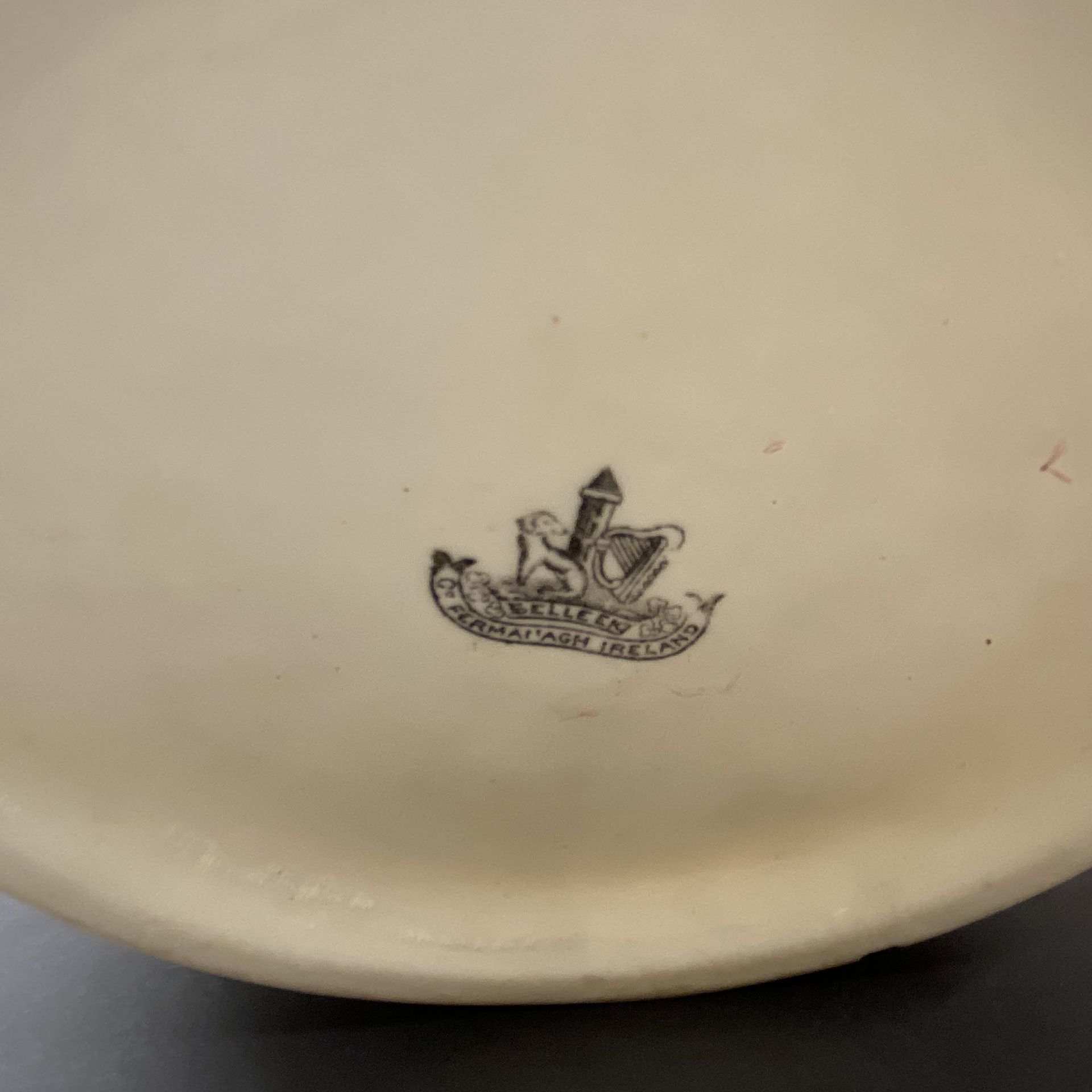 An Irish Belleek porcelain bowl Dia. 25cm x H. 20cm. Small pre-firing chip to base. - Image 5 of 7