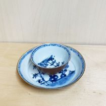 Nanking cargo.An early Chinese porcelain tea bowl and dish Dia. 13cm.