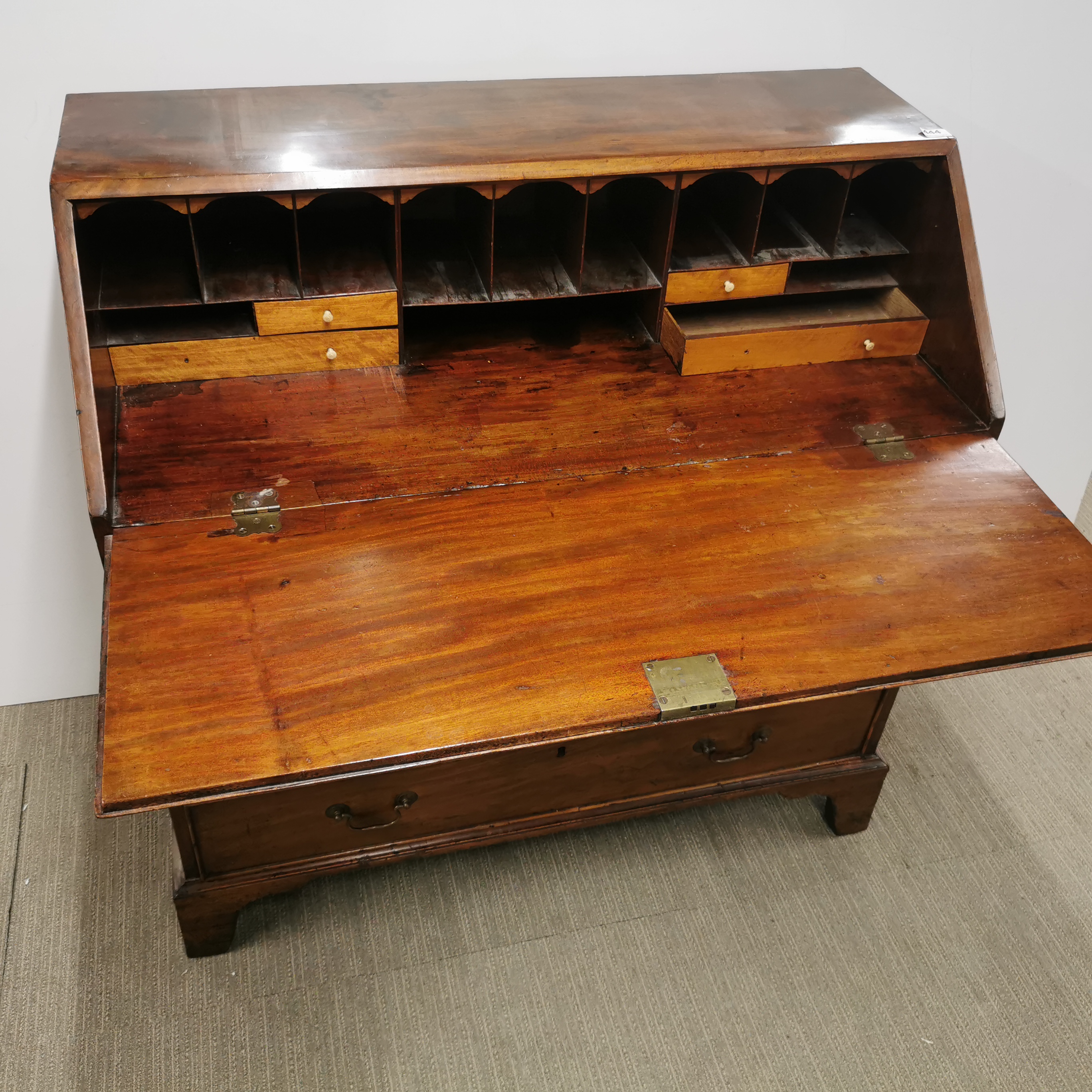 A Georgian four drawer mahogany bureau, size 106 x 54 x 107cm. - Image 2 of 4
