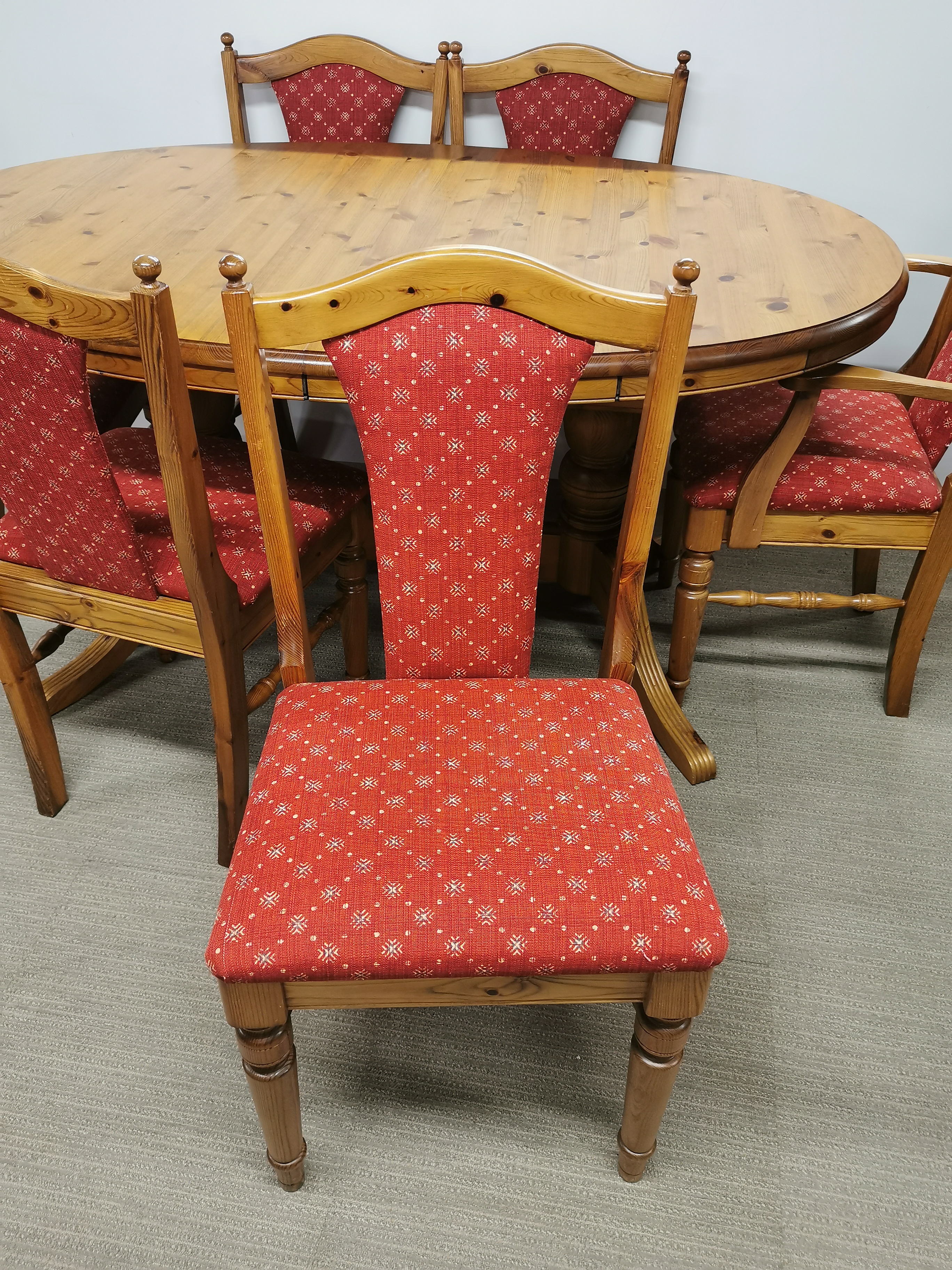 An extending pine oval dining table, L. 153cm, together with six dining chairs. - Image 3 of 3