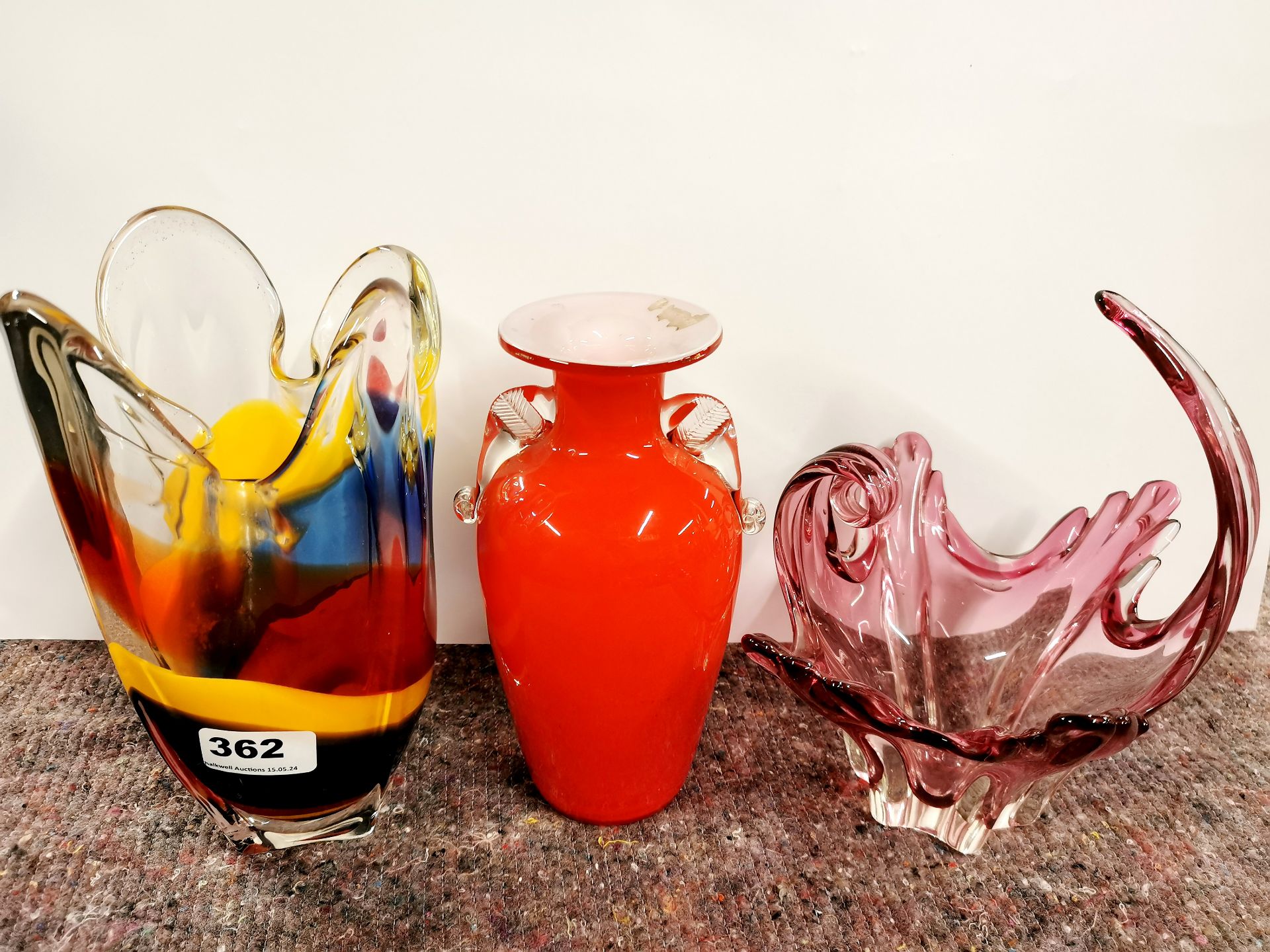 A group of nine good glass items, tallest 30cm. - Image 5 of 5