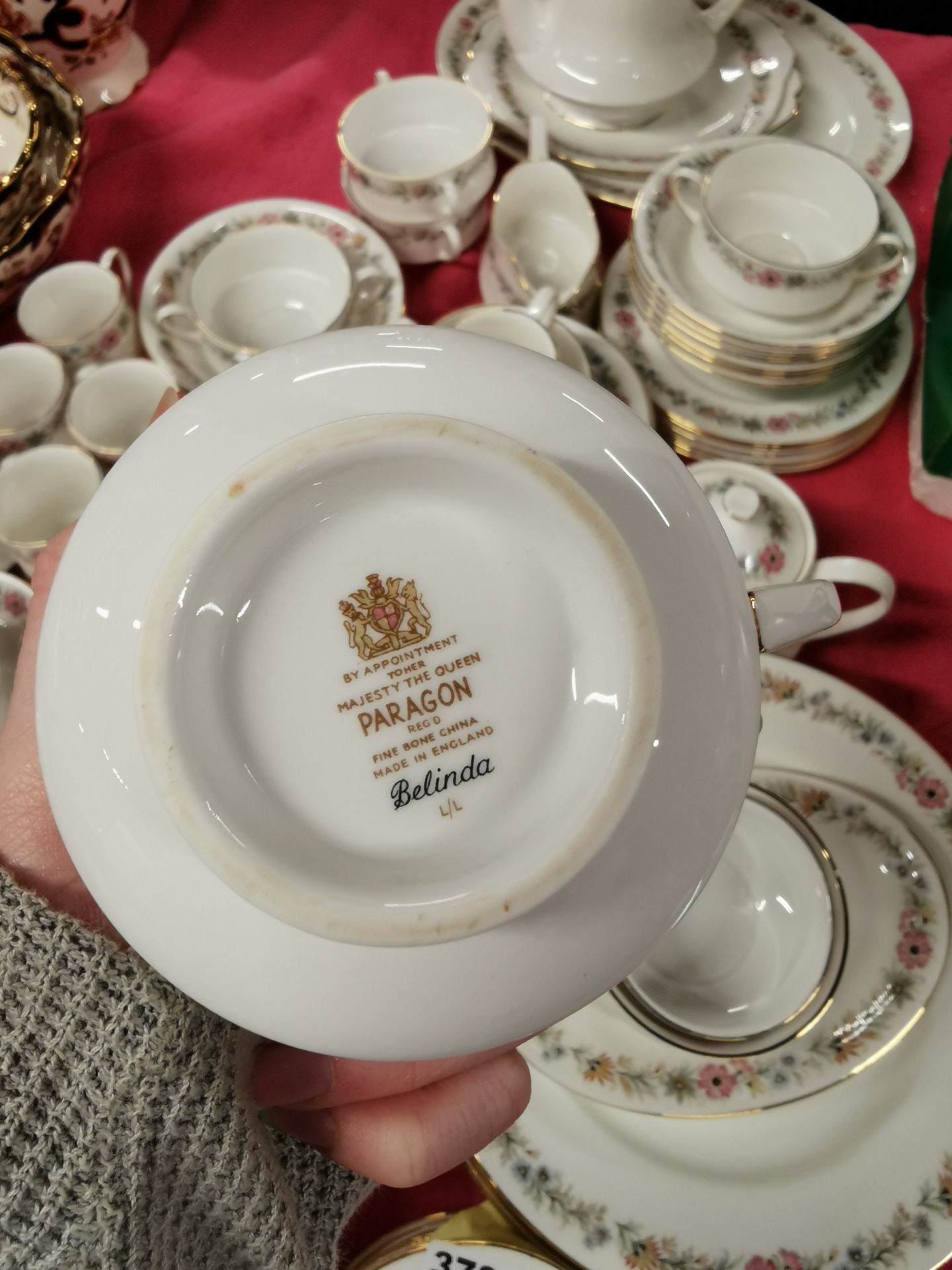 A very extensive Paragon Belinda pattern dinner, tea and coffee set. - Image 4 of 4