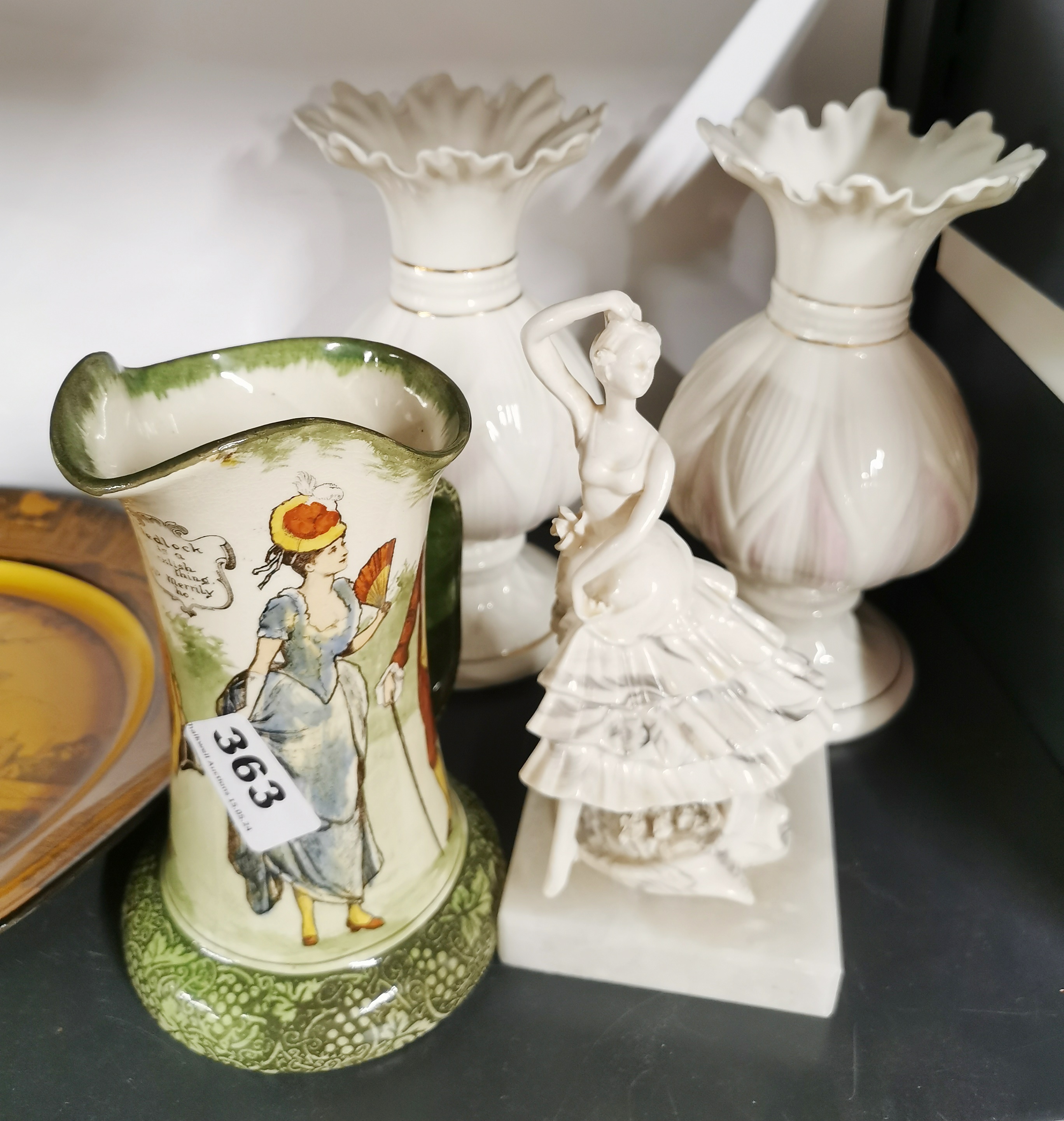 A pair of Belleek porcelain vases, H. 20cm. Together with a further interesting items. - Image 3 of 5