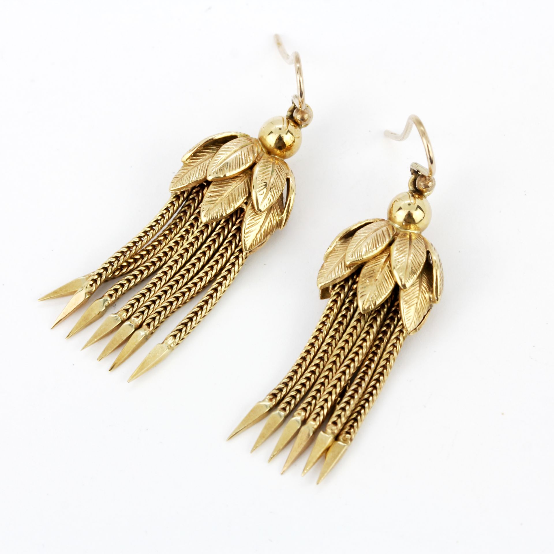 A pair of 9ct yellow gold (stamped 375) drop earrings, L. 4.6cm. - Image 2 of 3