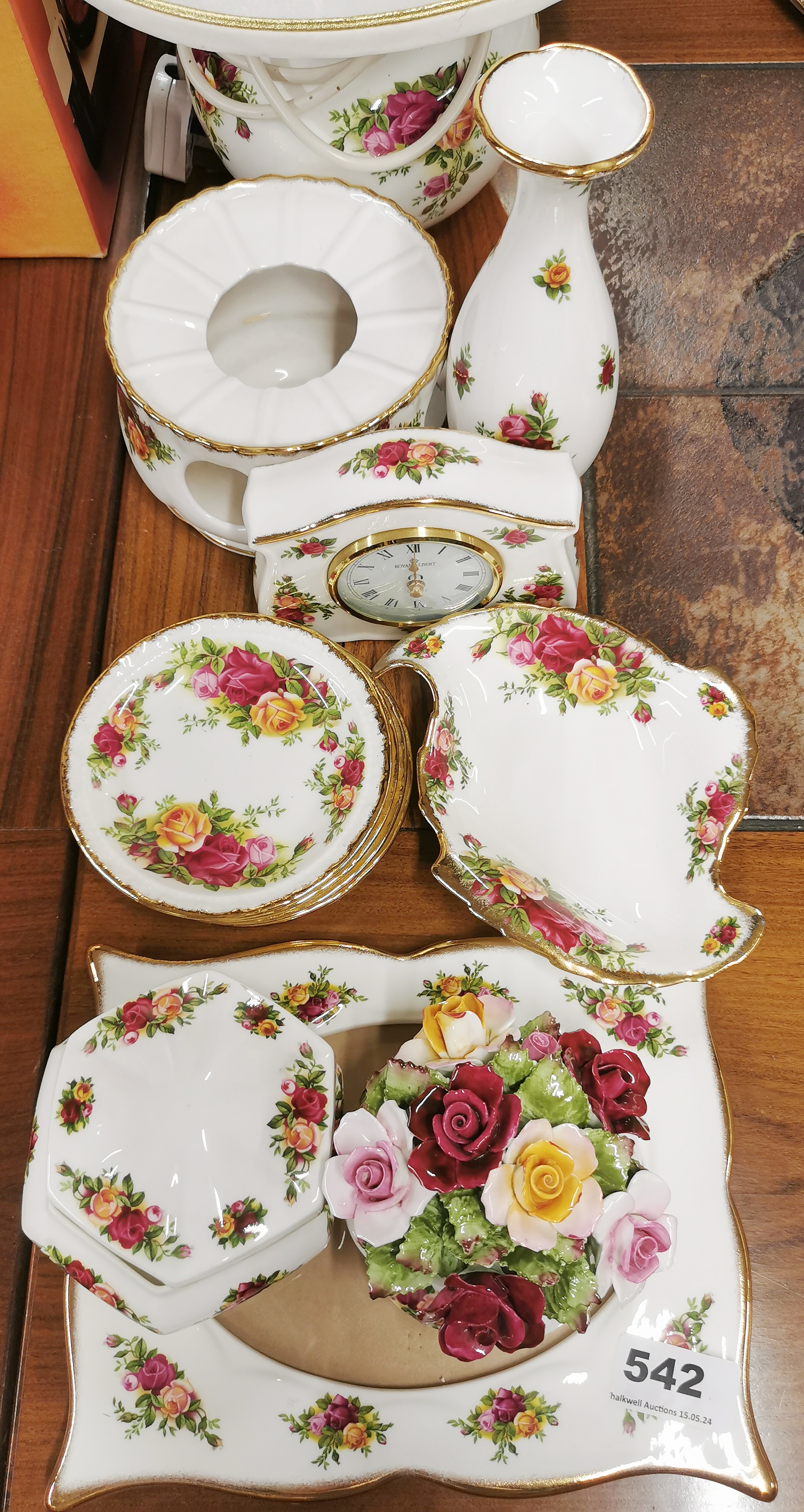 A group of Royal Albert old country roses decorative items. - Image 2 of 3