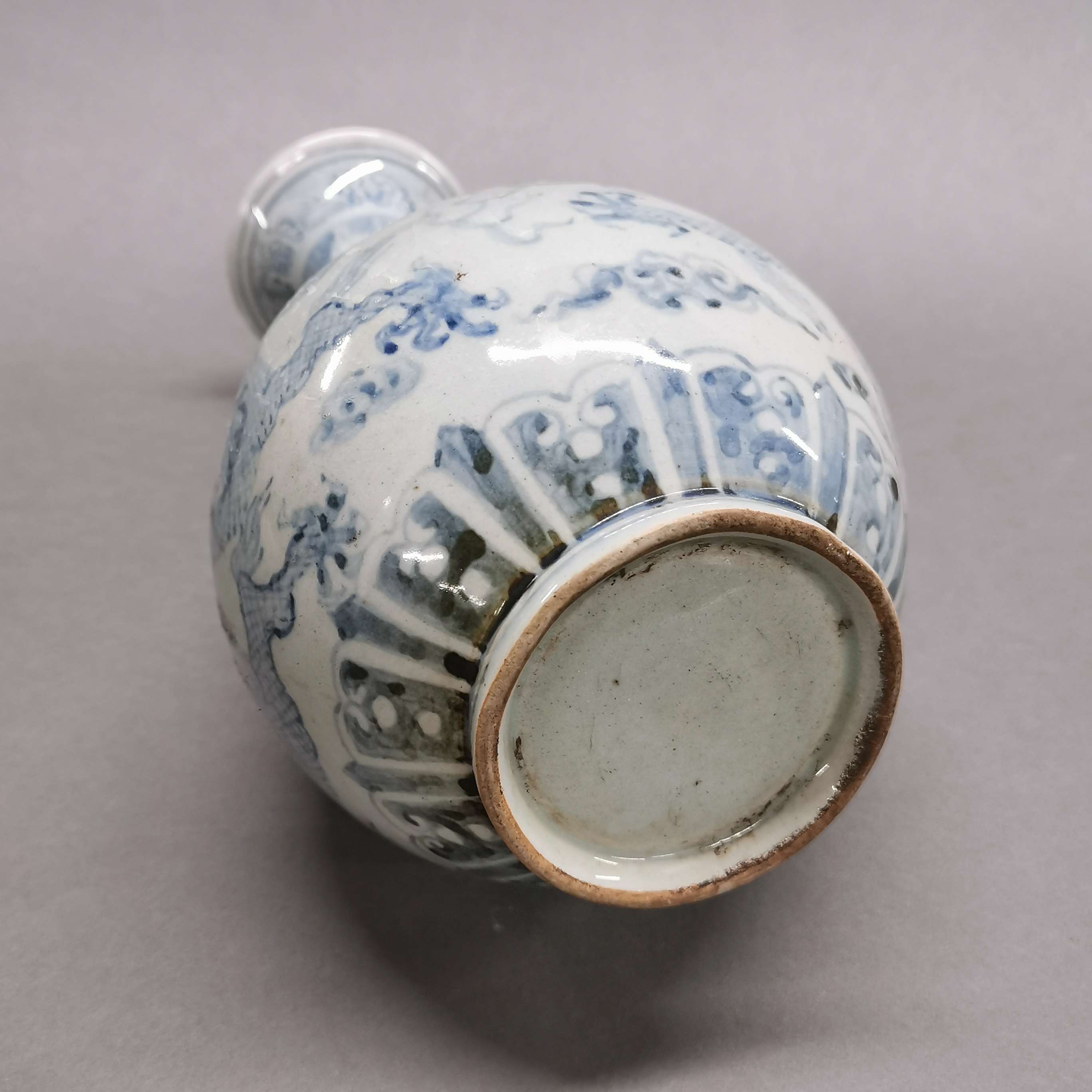 A Chinese provincial hand painted porcelain vase, decorated with dragons, H. 27cm. - Image 3 of 3