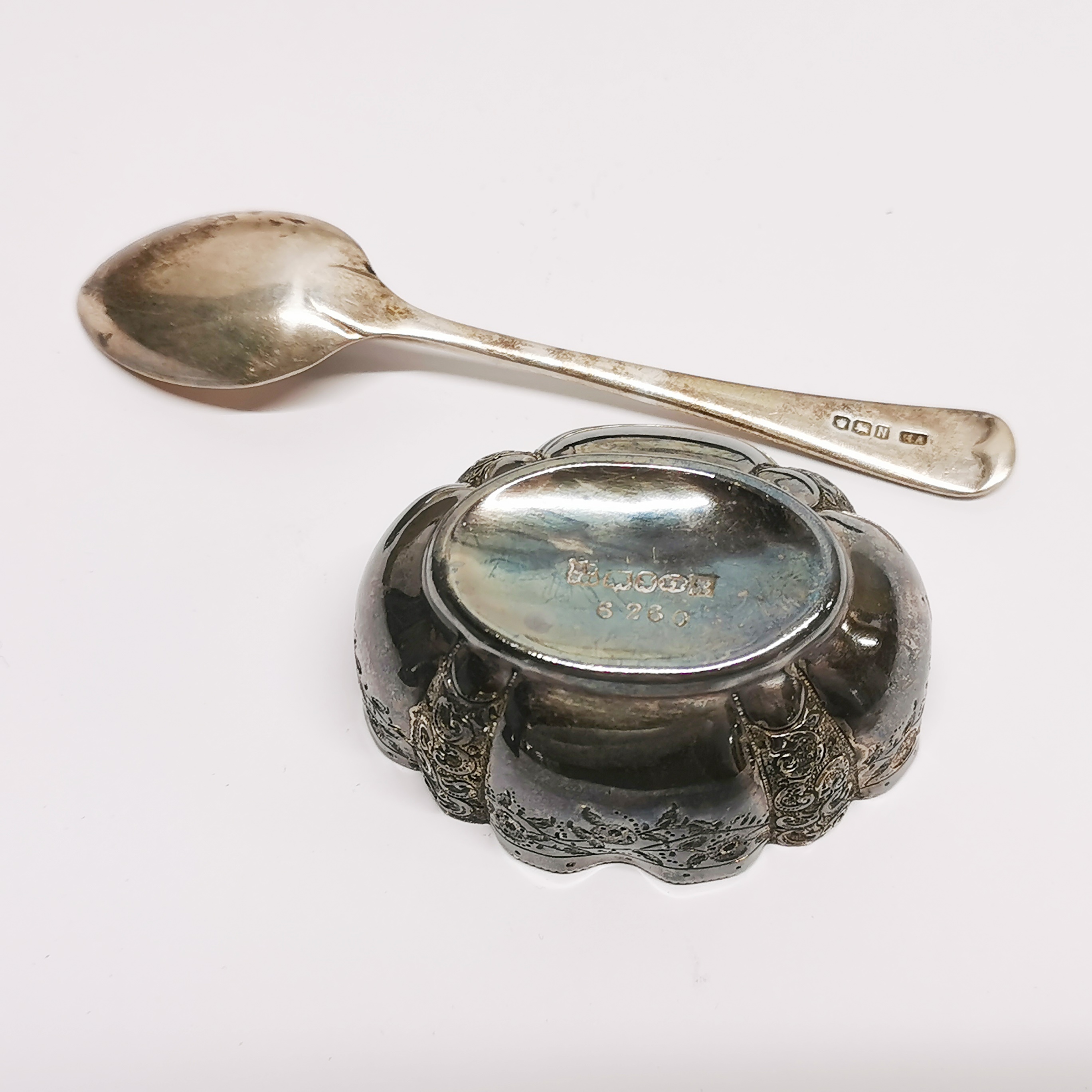 A set of hallmarked silver teaspoons with a pair of silver plated salts and spoons. - Image 3 of 3