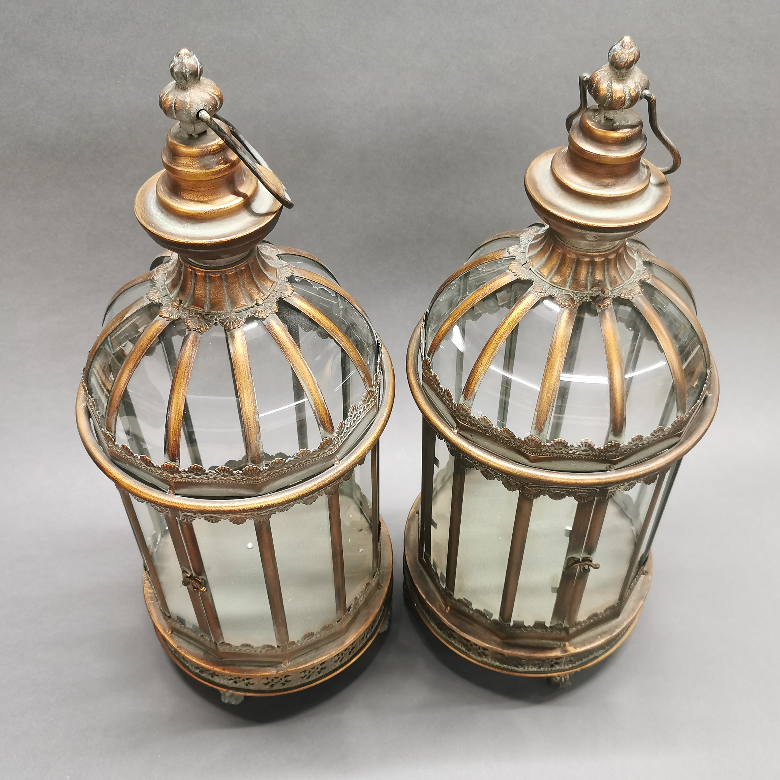 A pair of bronzed metal and glass garden lanterns, H. 62cm. - Image 2 of 3