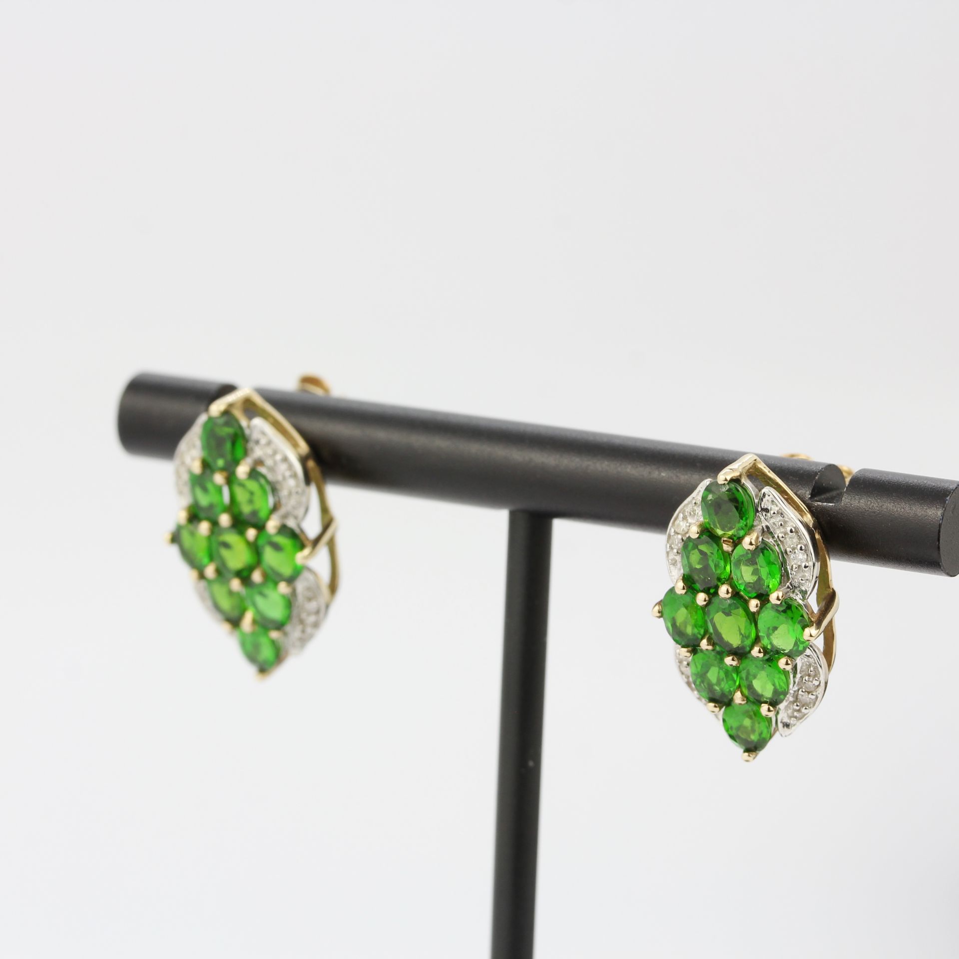A pair of 9ct yellow gold earrings set with chrome diopsides and diamonds, L. 3cm. - Image 2 of 3
