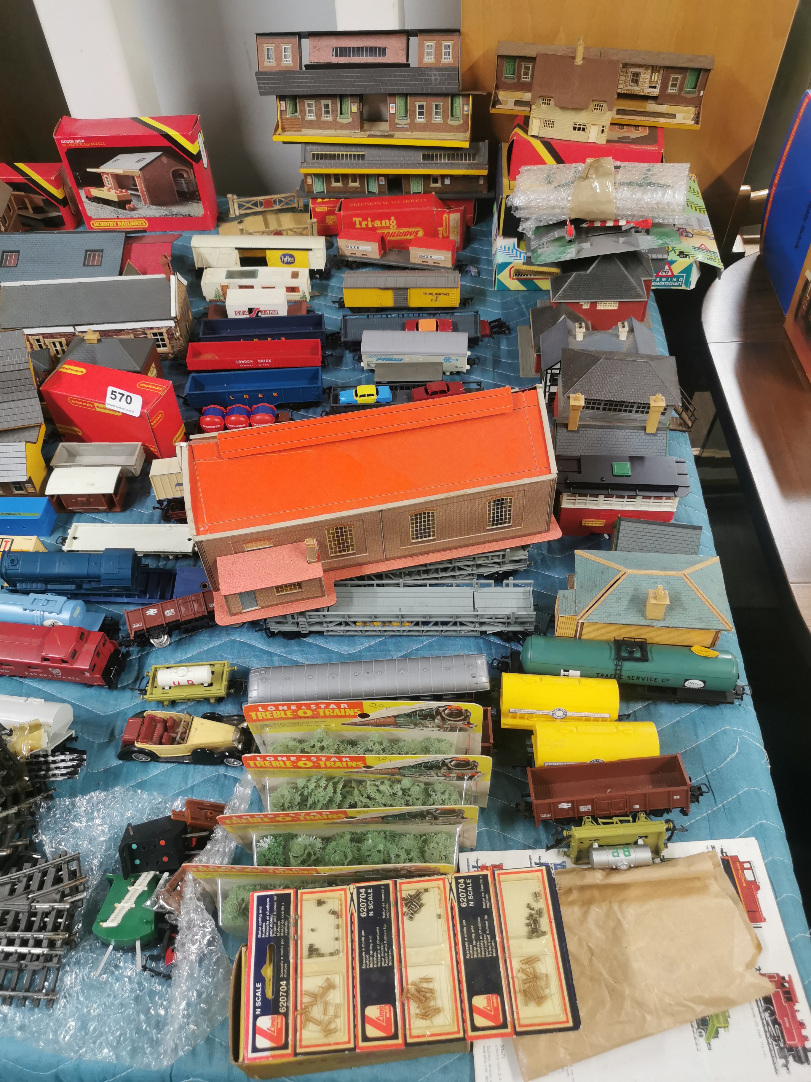 A large quantity of 00 gauge layout accessories and rolling stock. - Image 2 of 4