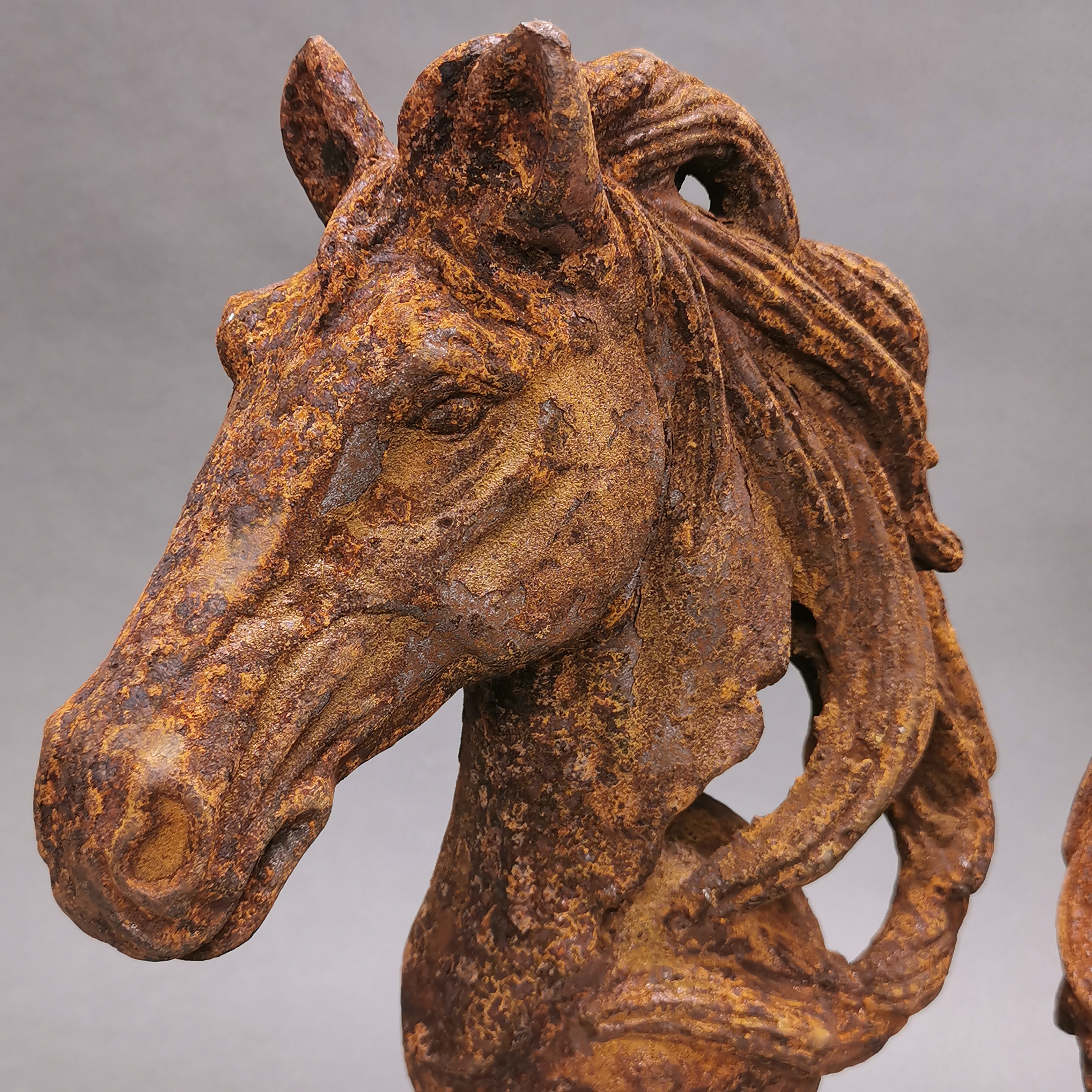 A pair of cast iron garden horse head figures, H. 43cm. - Image 2 of 6