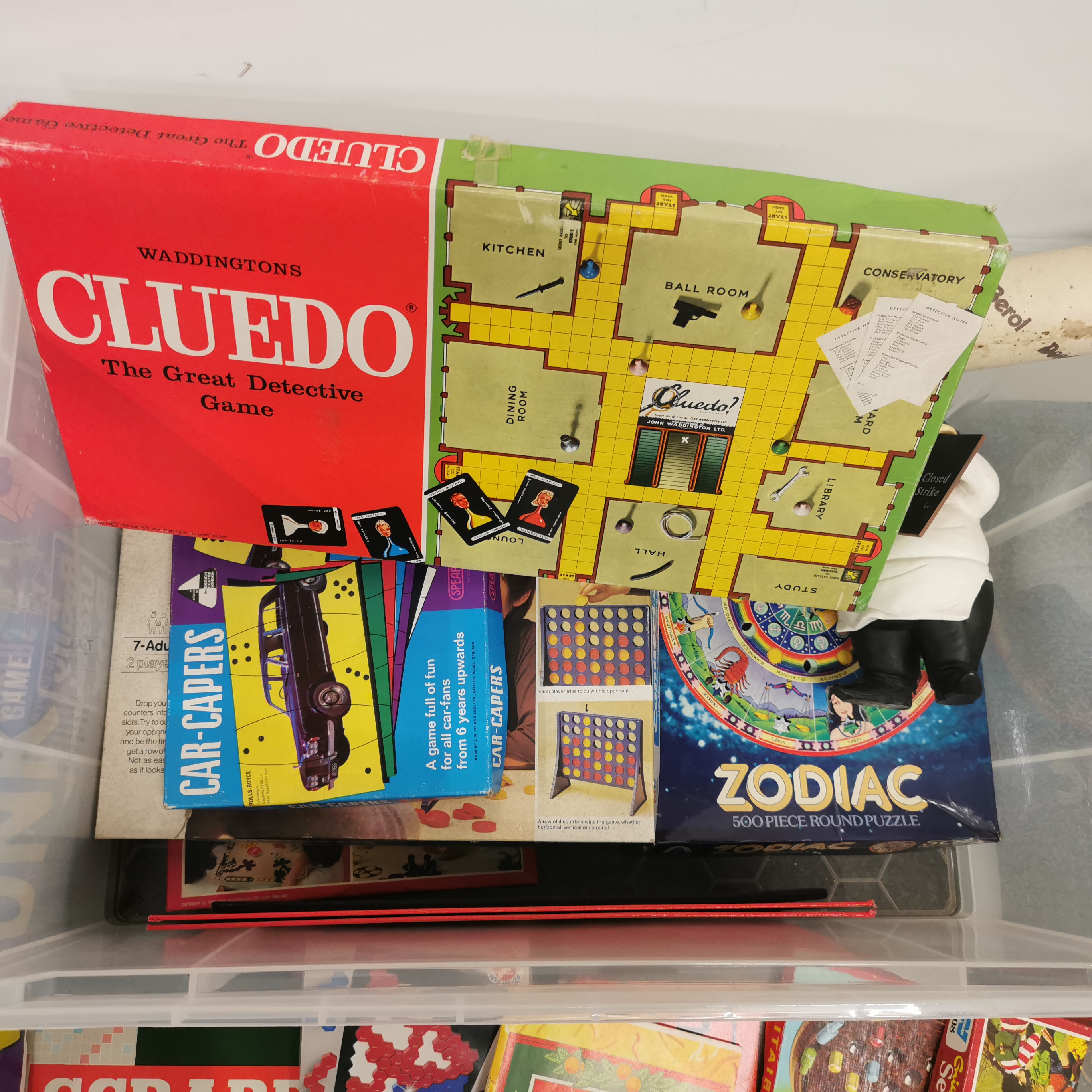 A quantity of mixed vintage games. Box not included. - Image 2 of 2