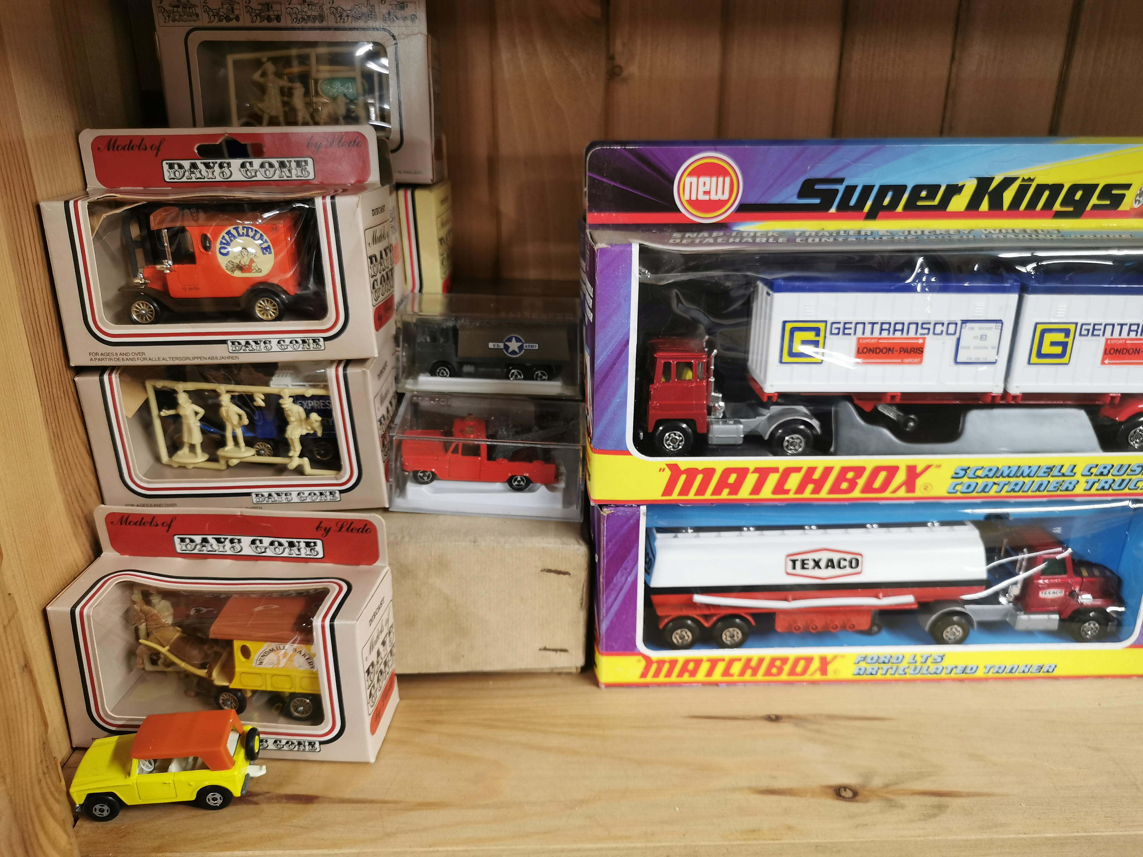 A quantity of matchbox Superkings with a Burago model. - Image 4 of 5