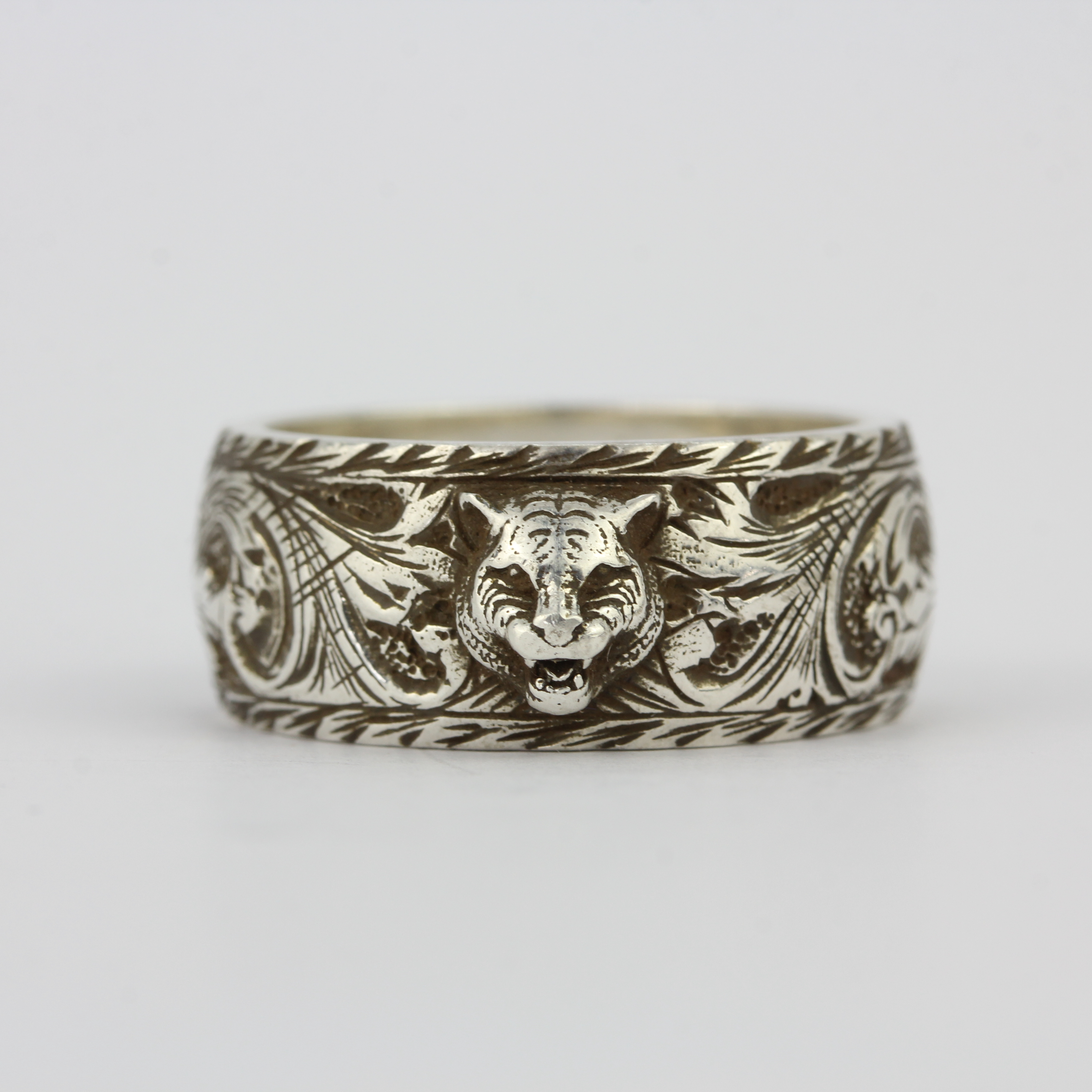 A gent's 925 silver GUCCI ring, (S).