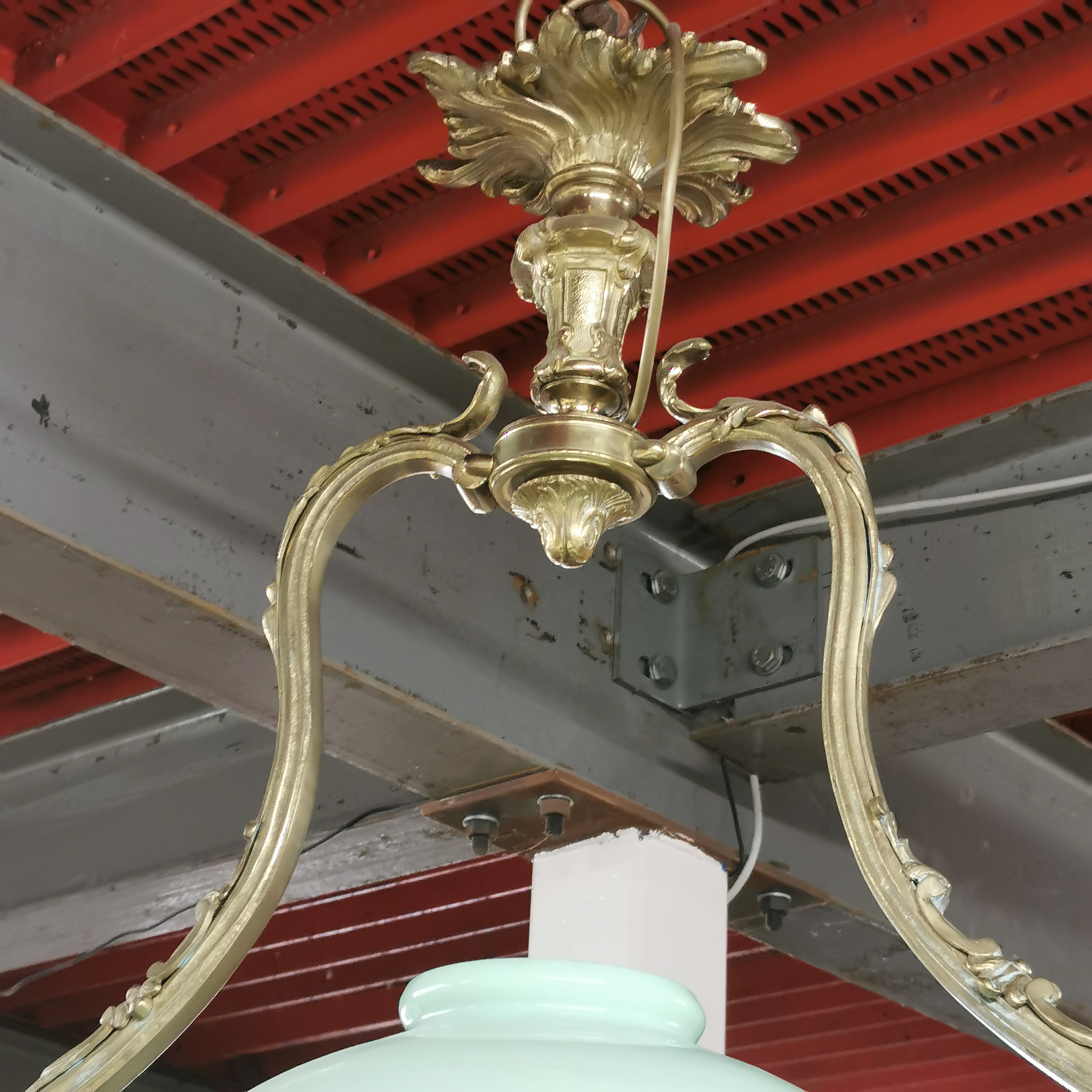 A superb Art Nouveau design brass celling light fitting, H. 90cm, W. 92cm. - Bild 4 aus 6