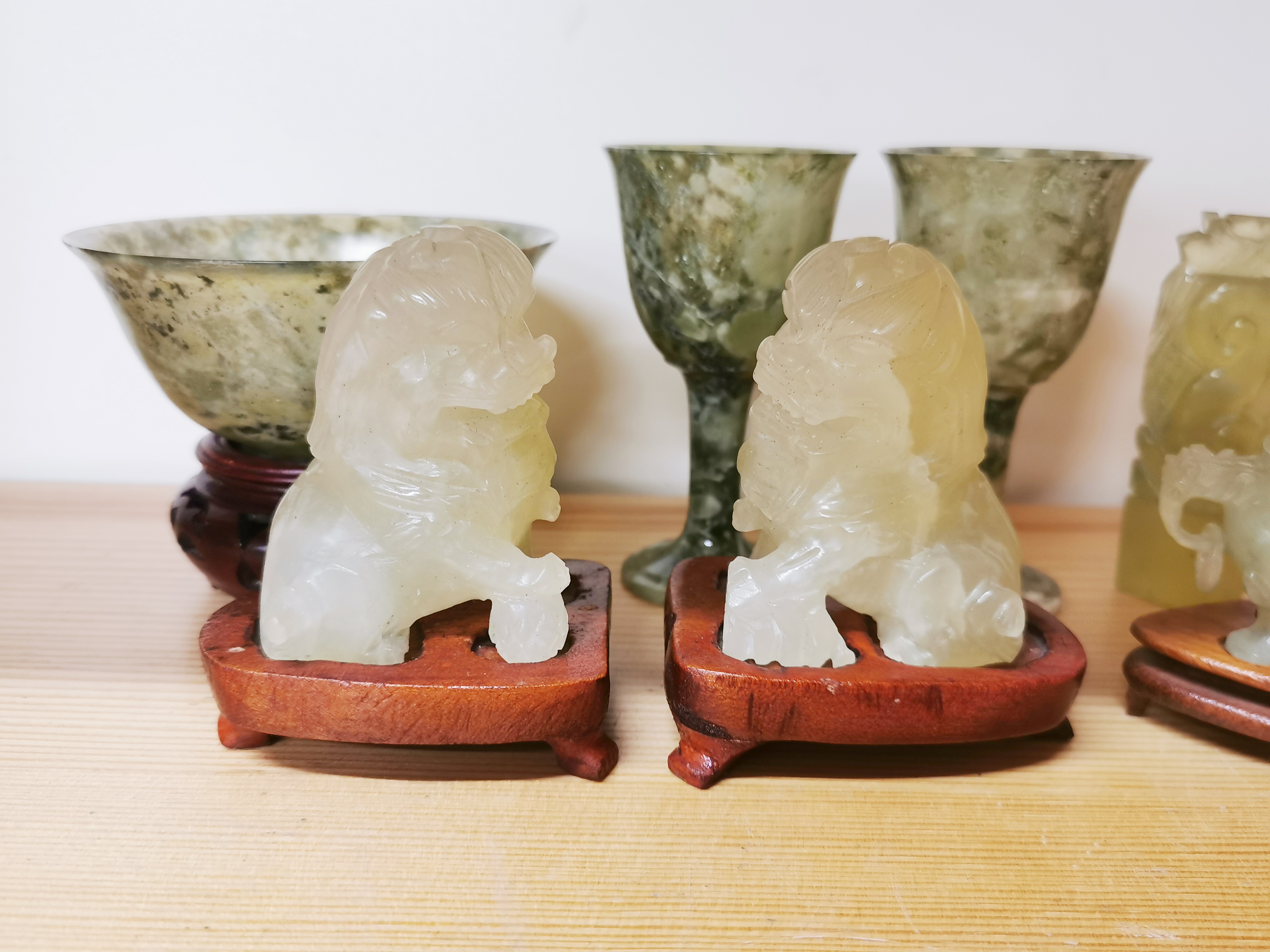 A group of Chinese spinach jade and other jade items. Stem cup H. 9cm. - Image 2 of 4