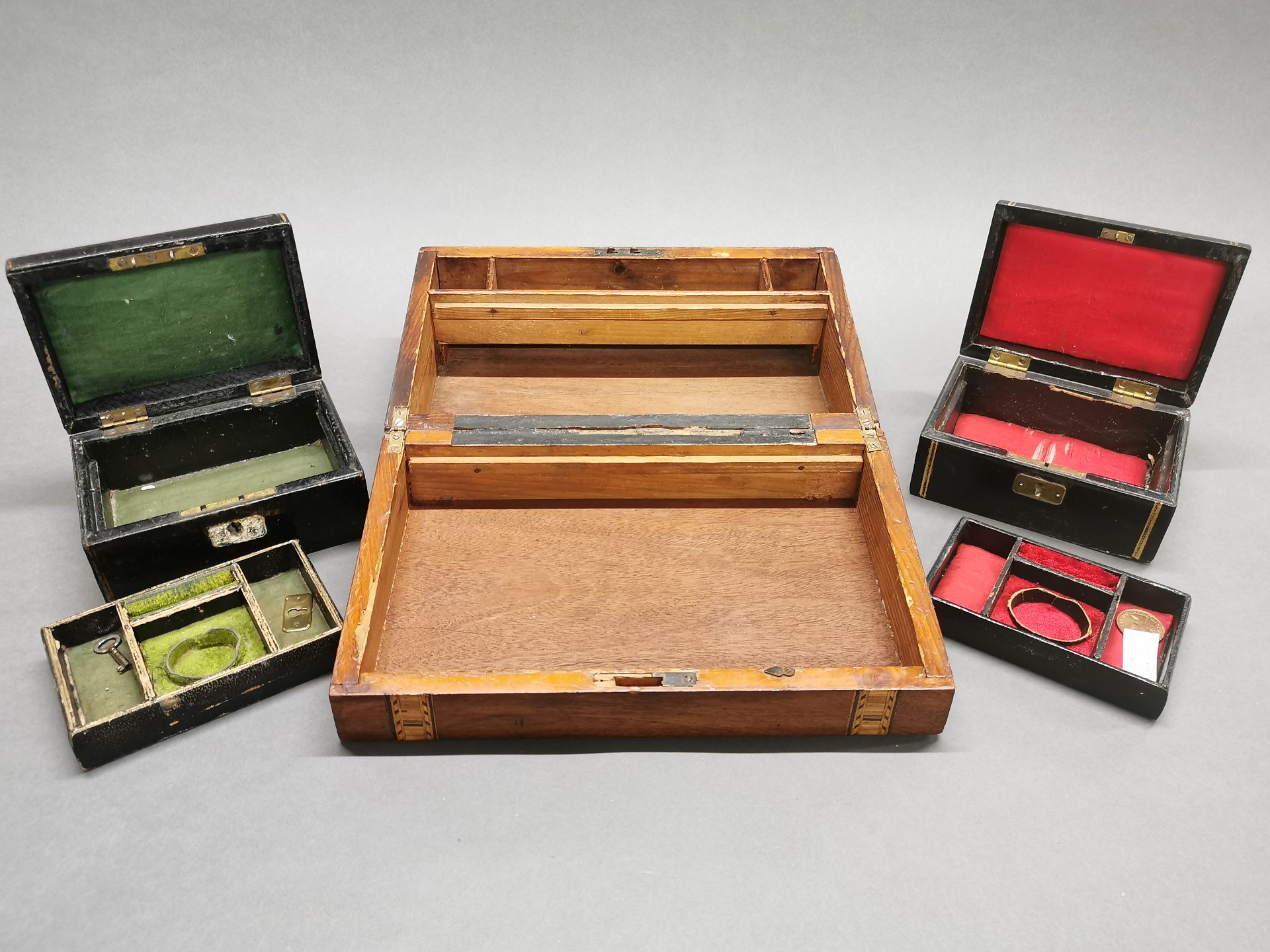 An Edwardian inlaid mahogany veneered writing slope, 30 x 19 x 11cm. Together with two antique - Image 2 of 2