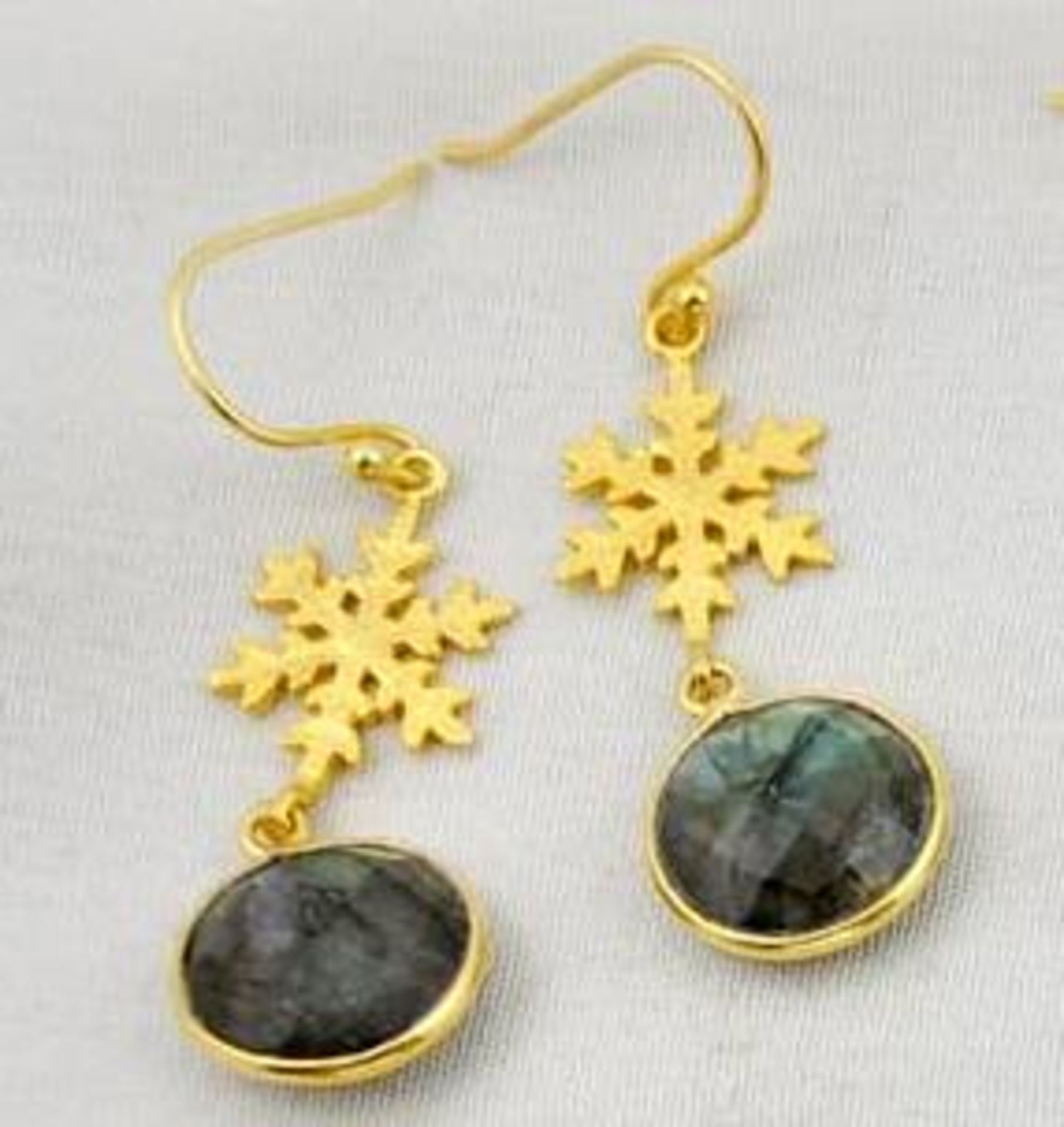 A pair of gold on 925 silver drop earrings set with faceted cut labradorite, L. 2cm.