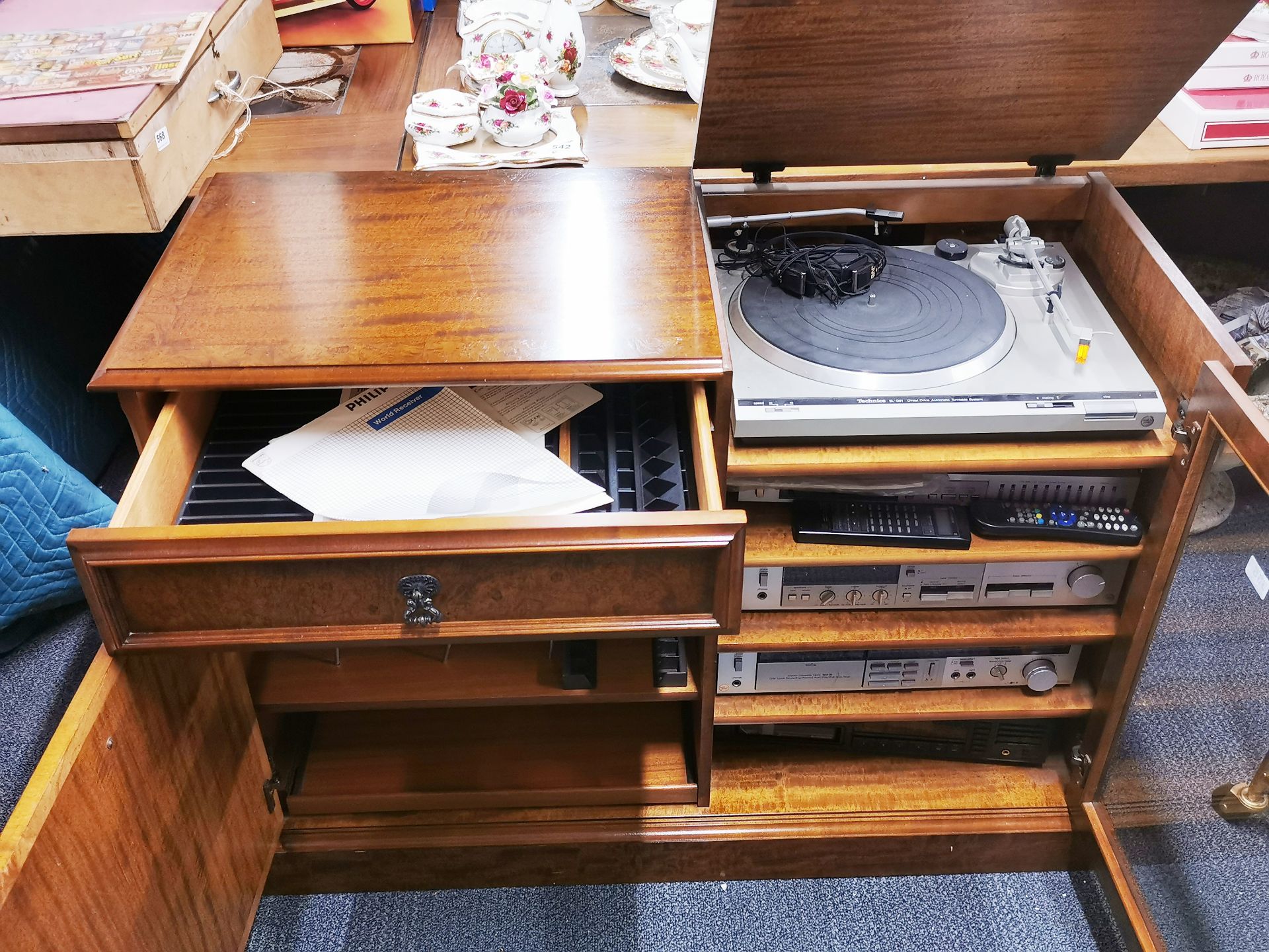 A Technics vintage turntable and Hi-Fi set with mahogany and walnut veneered cabinet. - Image 2 of 4