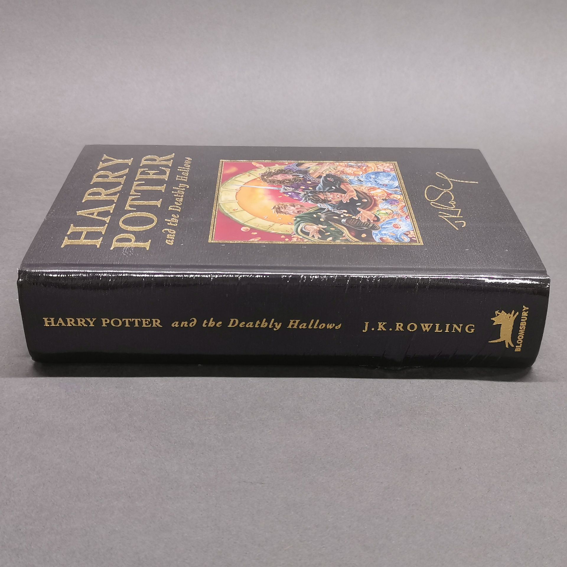 A first edition sealed hardback Harry Potter and the Deathly Hallows novel. - Image 3 of 3