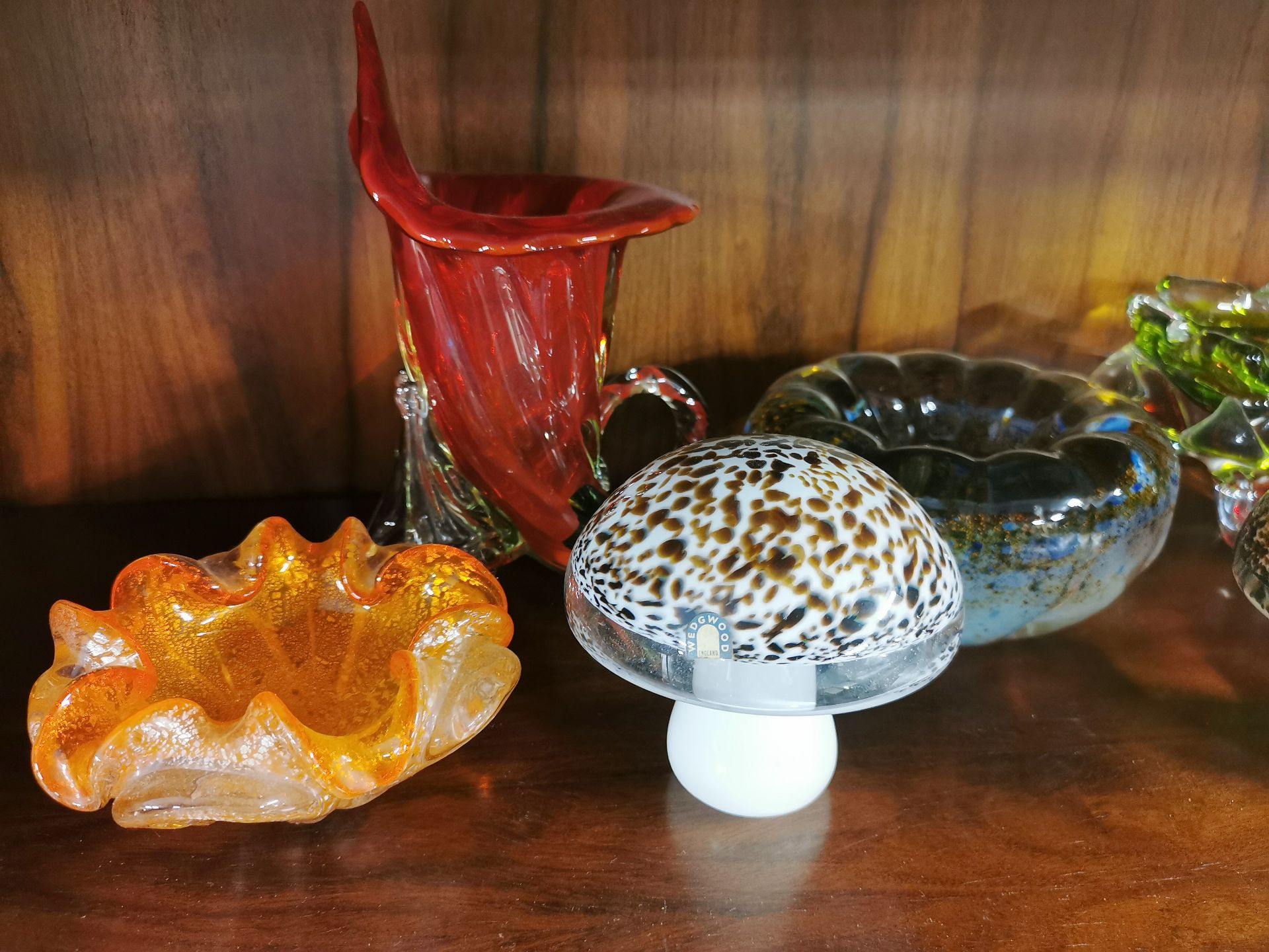 A group of good glass items, tallest 19cm. - Image 3 of 4
