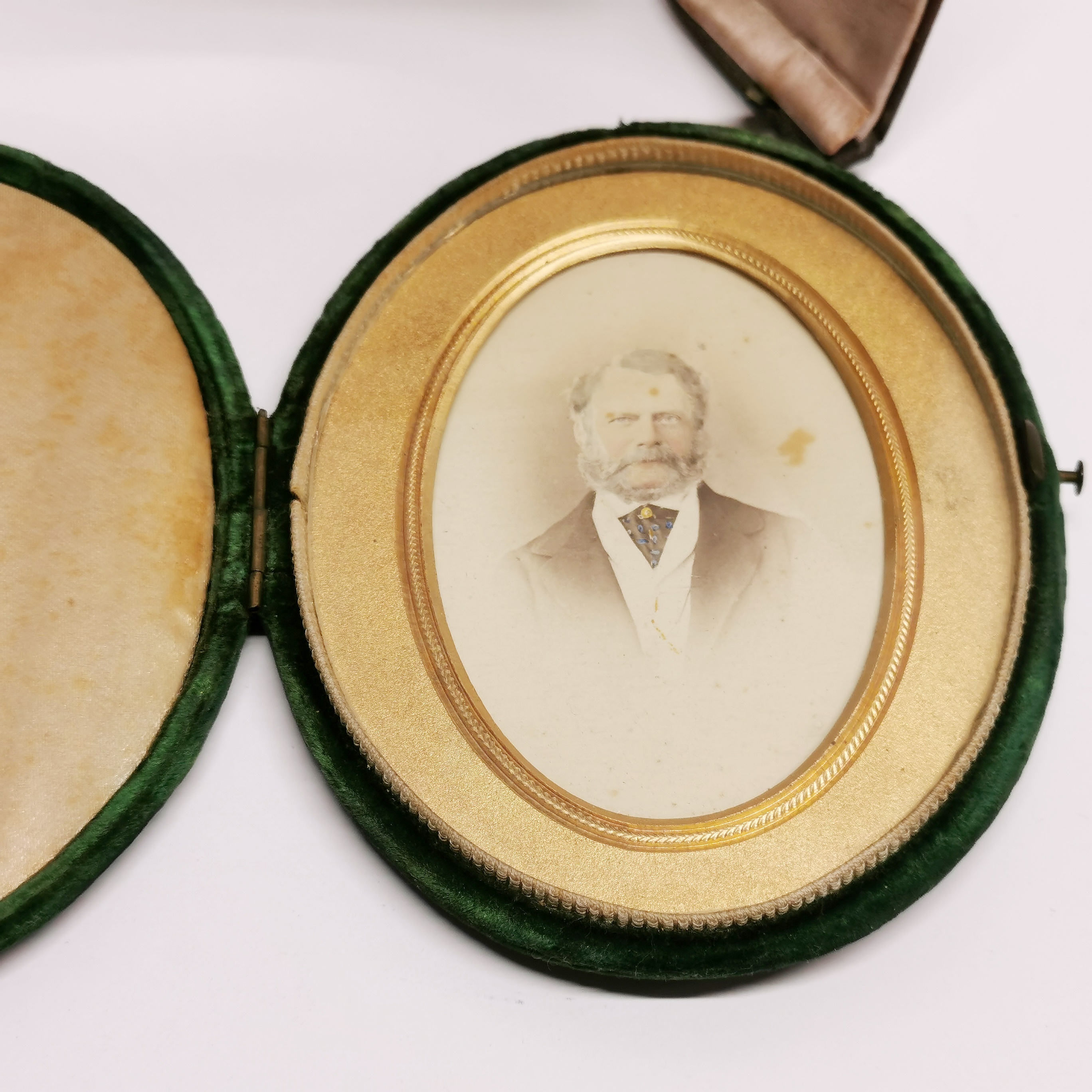 Two cased photographic portrait miniatures, case H. 13cm. - Image 2 of 4