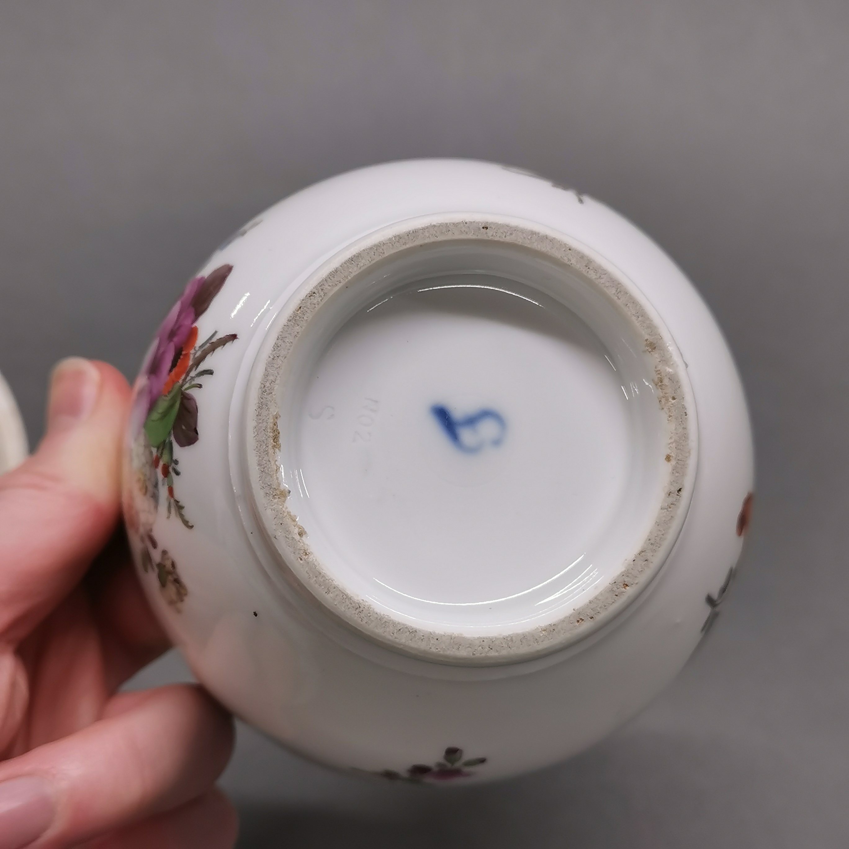 A 19thC Furstenberg porcelain pot and cover, H. 12cm. - Image 4 of 4