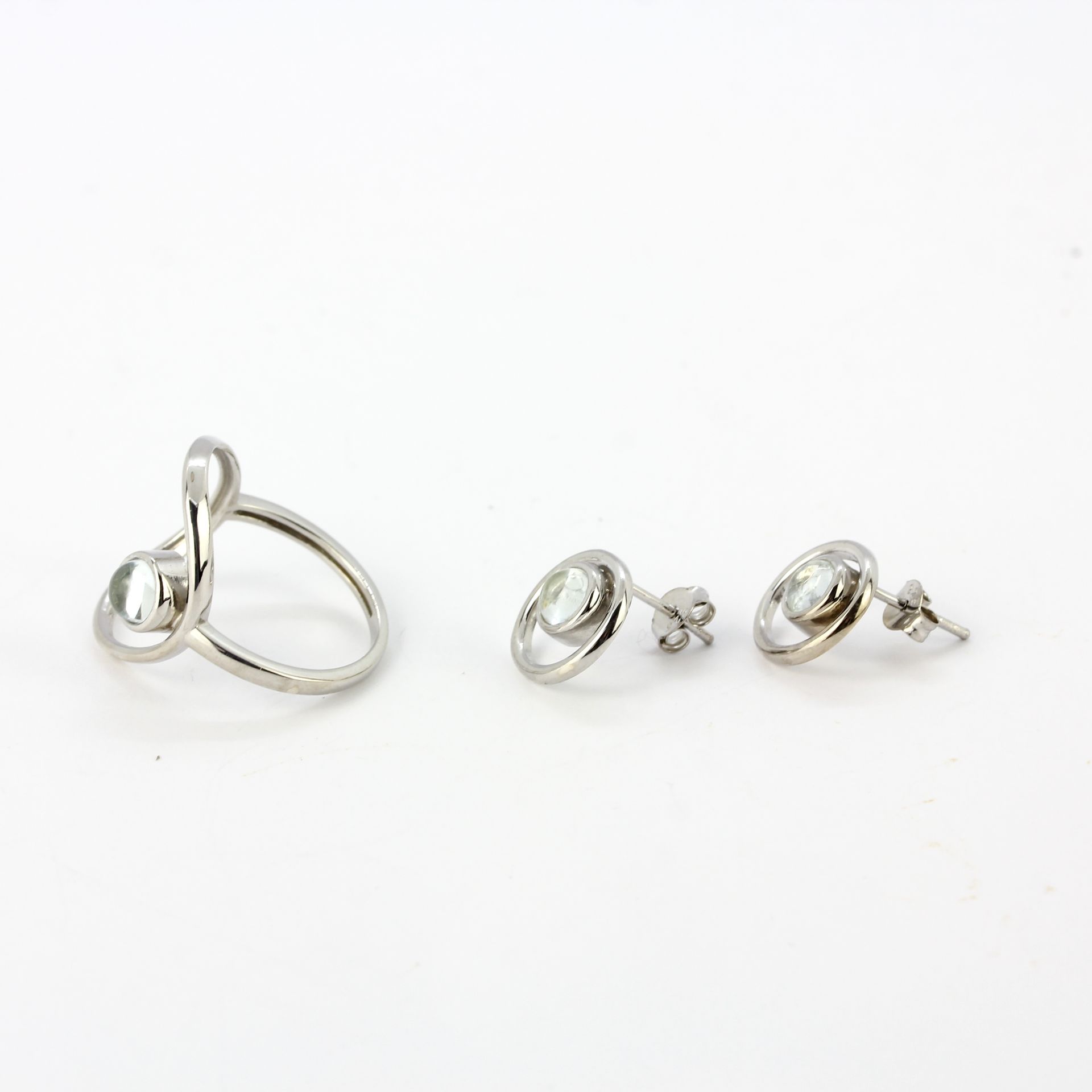 A set of matching 925 silver ring and pair of earrings set with cabochon cut aquamarines, L. 1. - Image 2 of 2