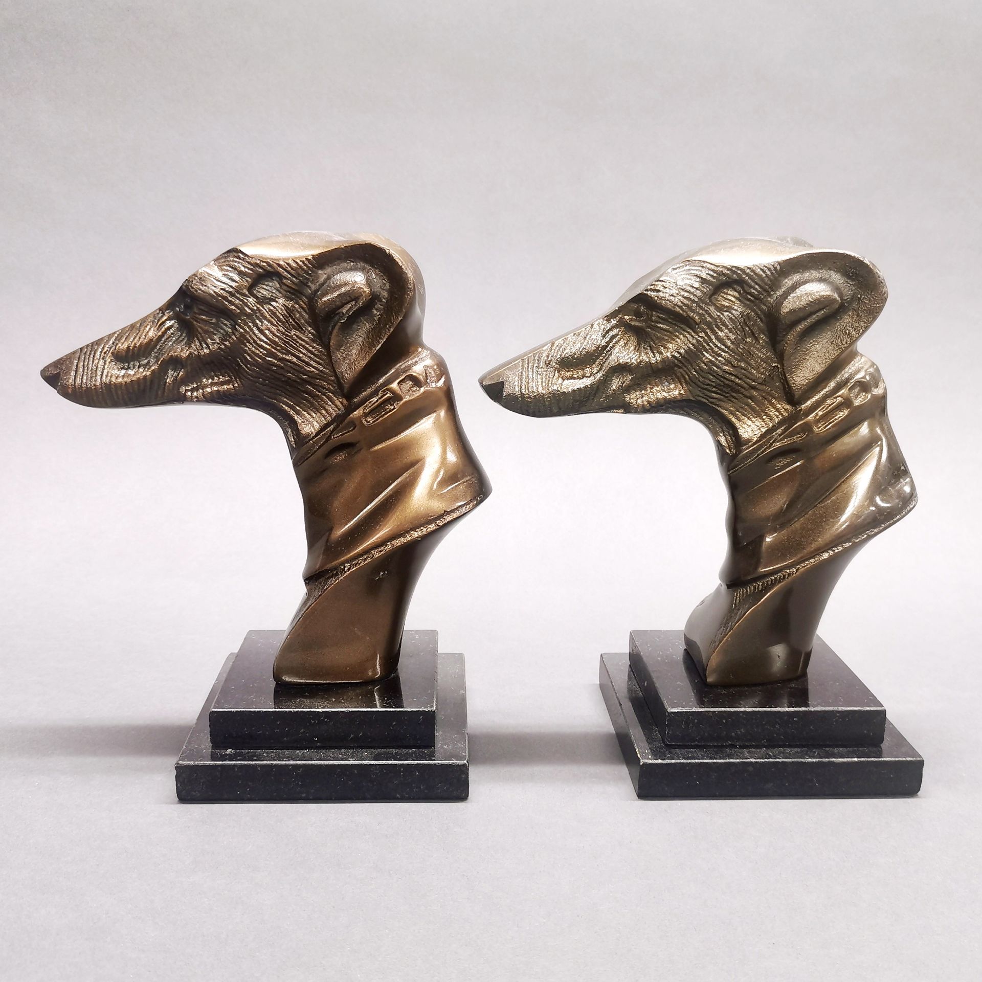 A pair of Art Deco style bronze and marble dog head bookends, H. 22cm. - Image 2 of 3