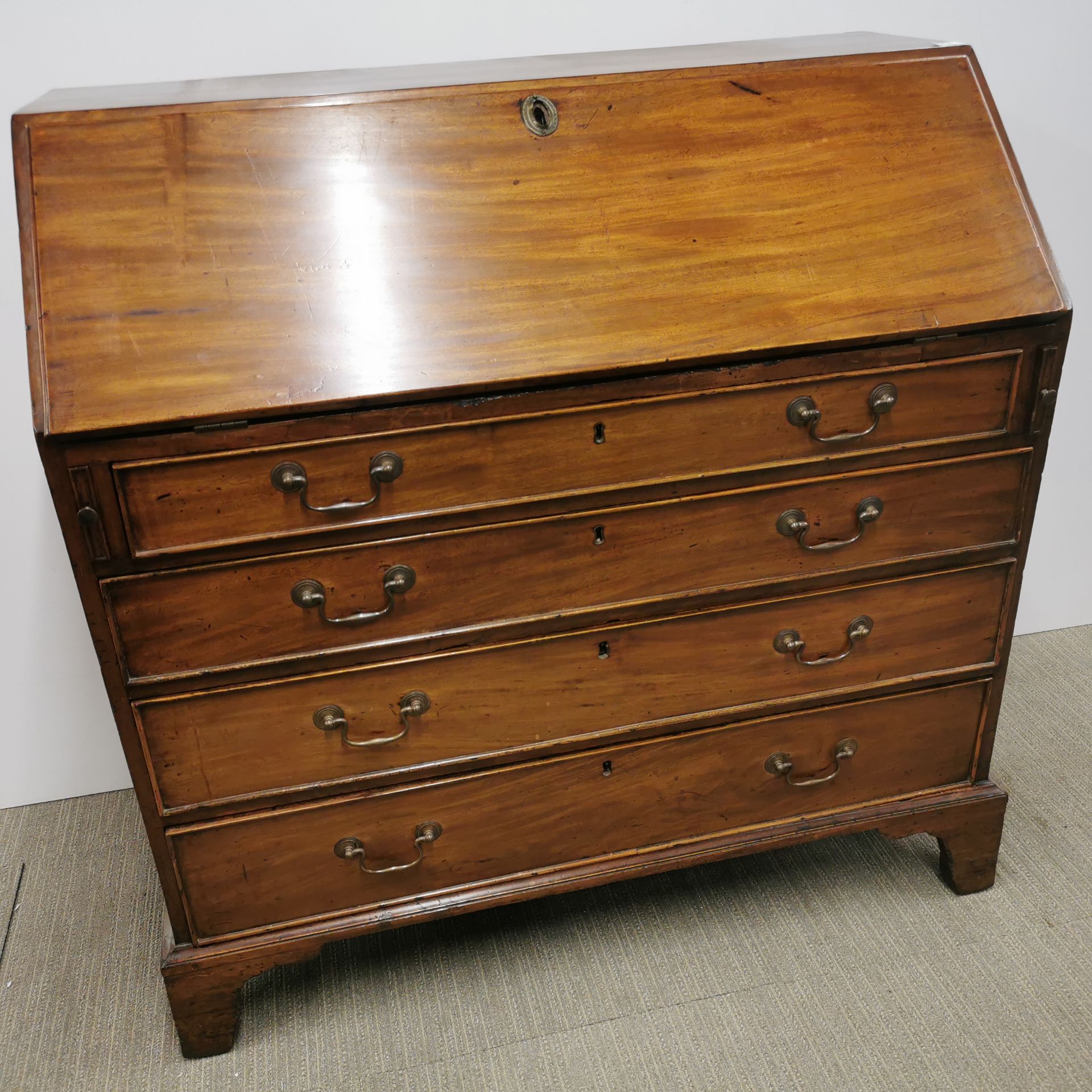 A Georgian four drawer mahogany bureau, size 106 x 54 x 107cm. - Image 4 of 4