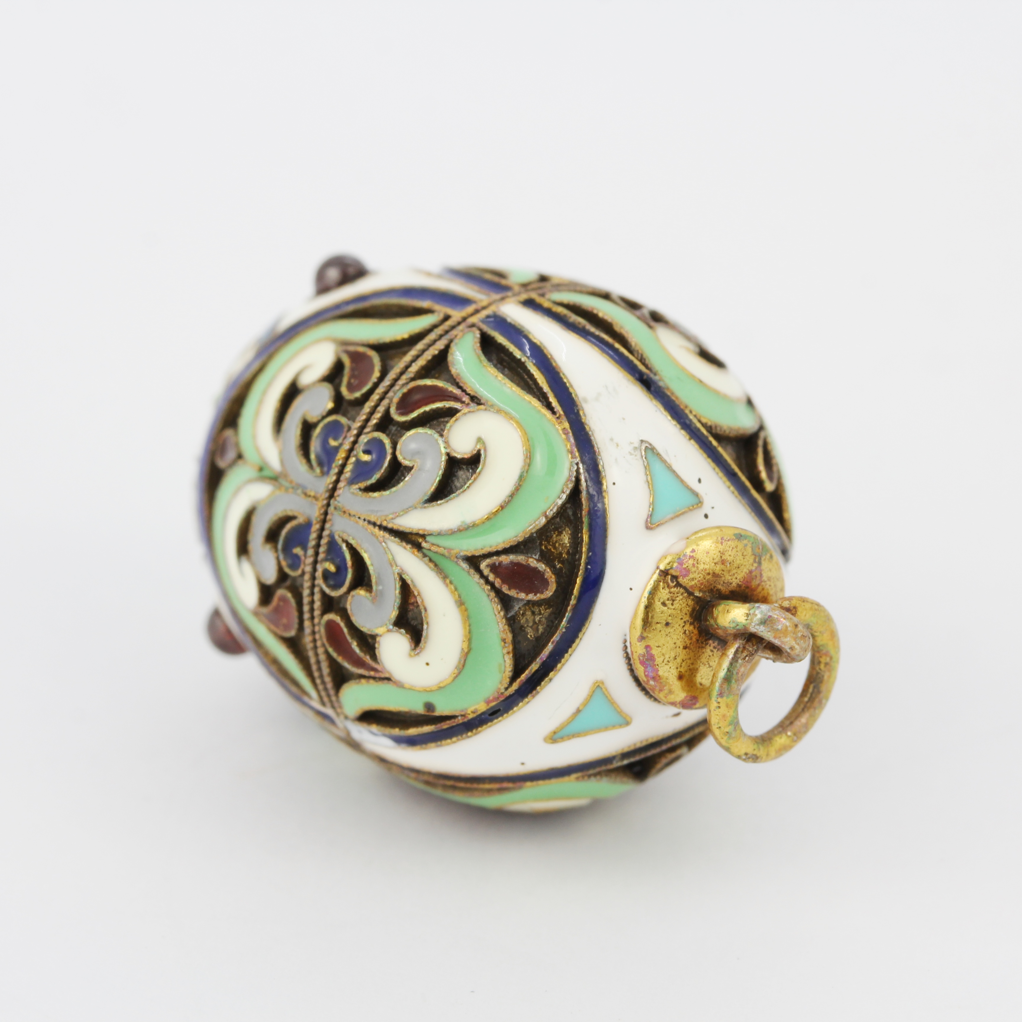 A Russian gilt silver enamelled egg pendant, L. 3.5cm. - Image 2 of 3