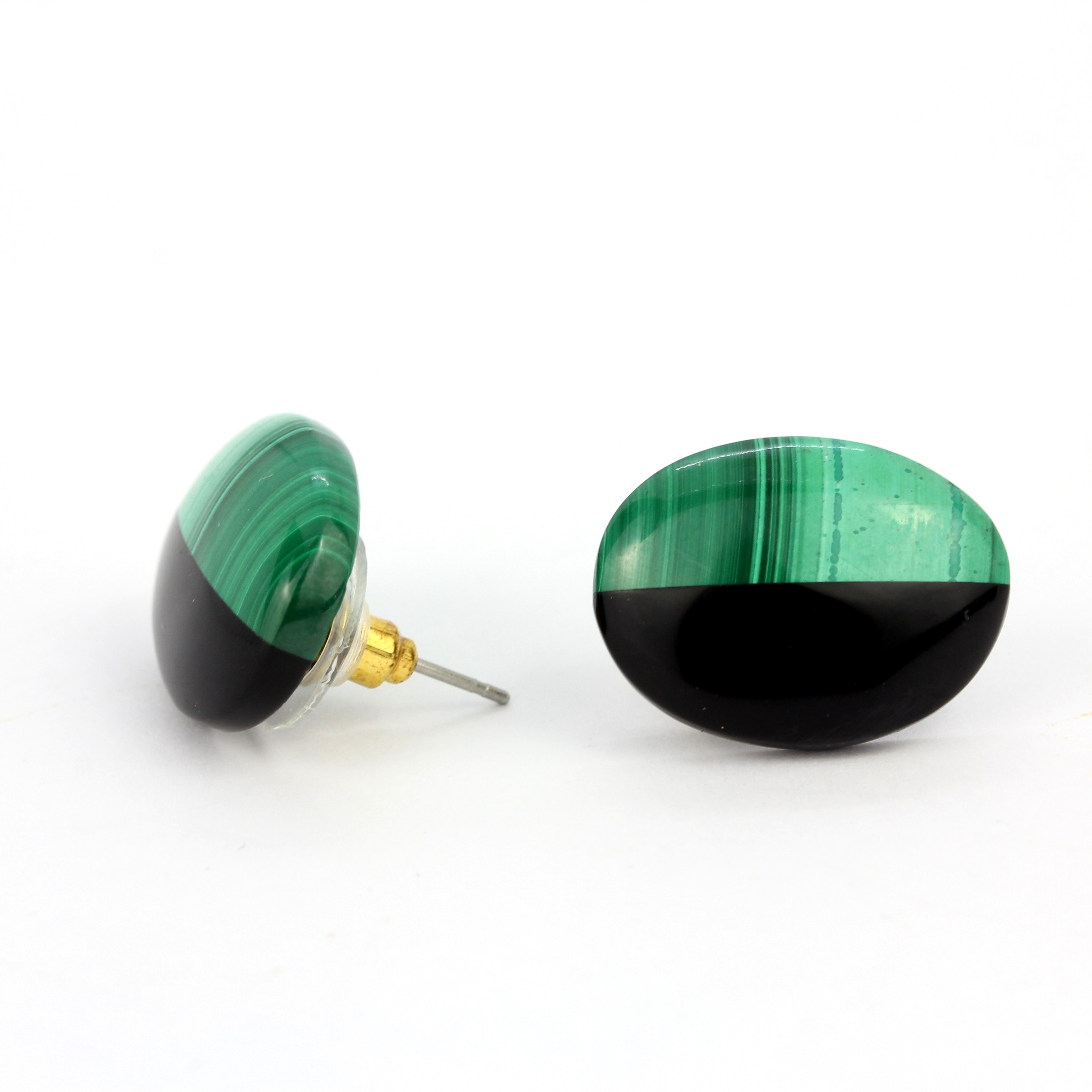 A pair of 925 silver earrings set with malachite and onyx, L. 2cm. - Image 2 of 2