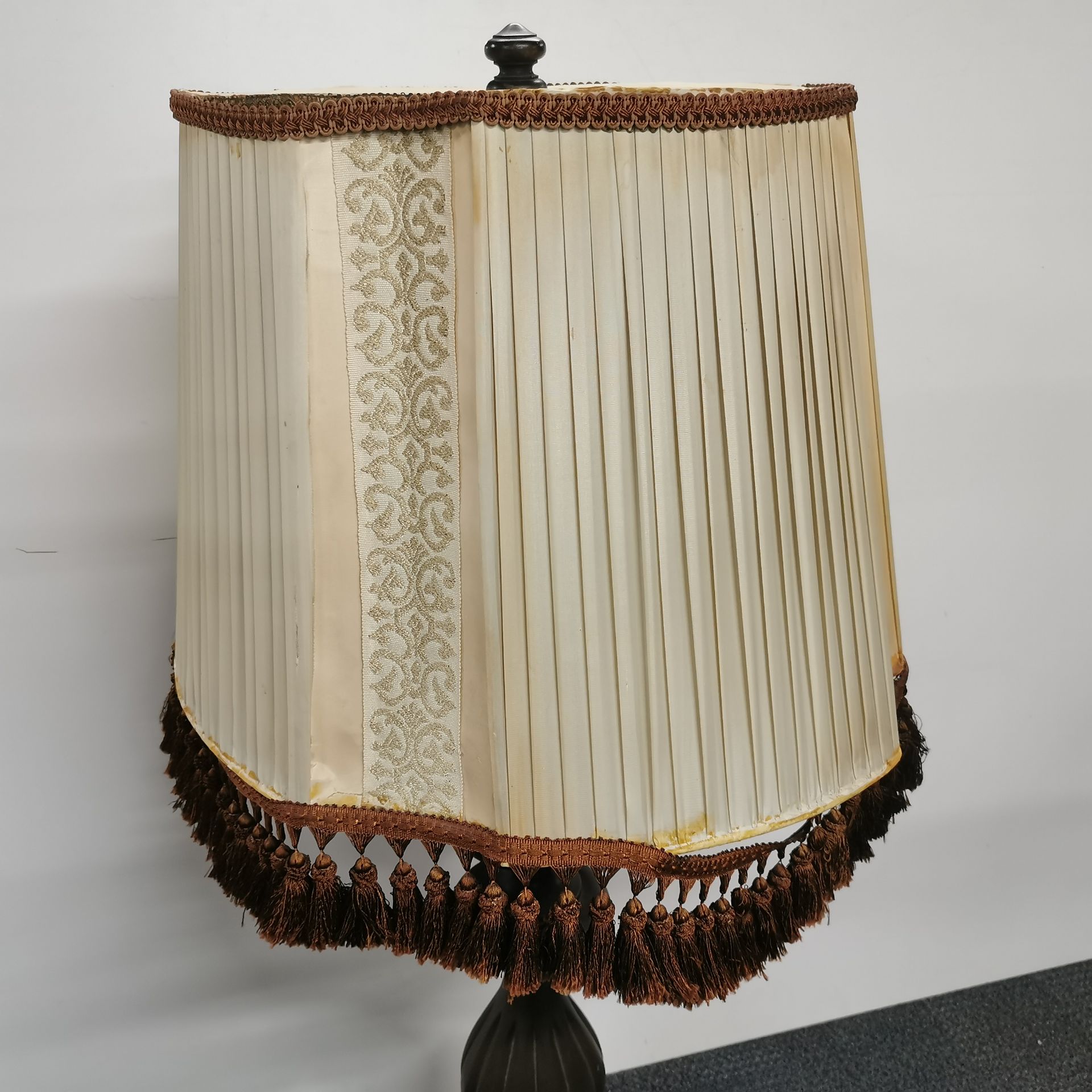 An impressive carved oak table lamp and shade, overall H. 110cm. - Image 4 of 4