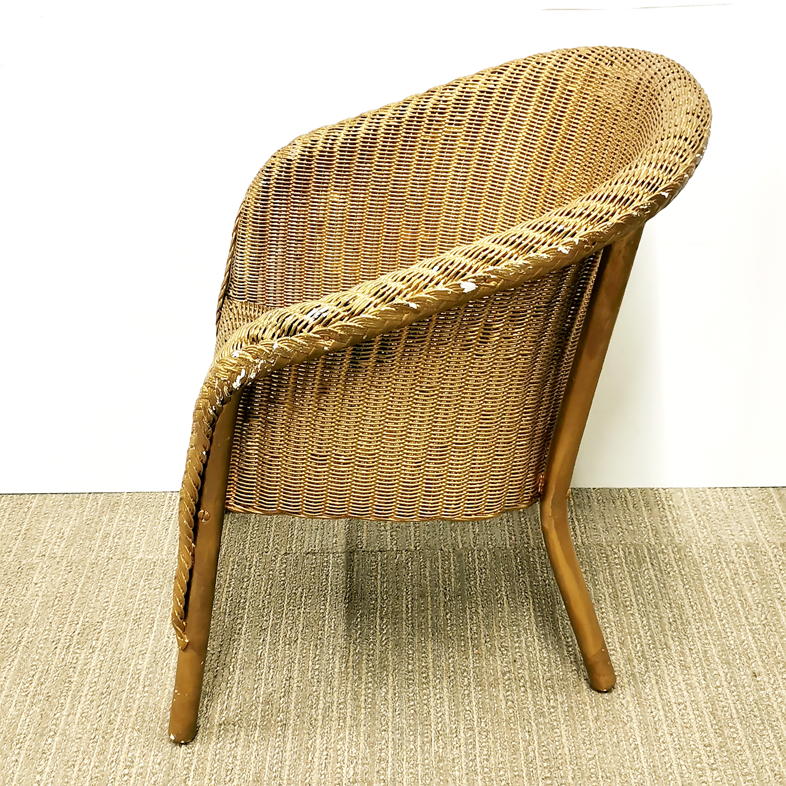 A small wicker child's chair. - Image 2 of 2