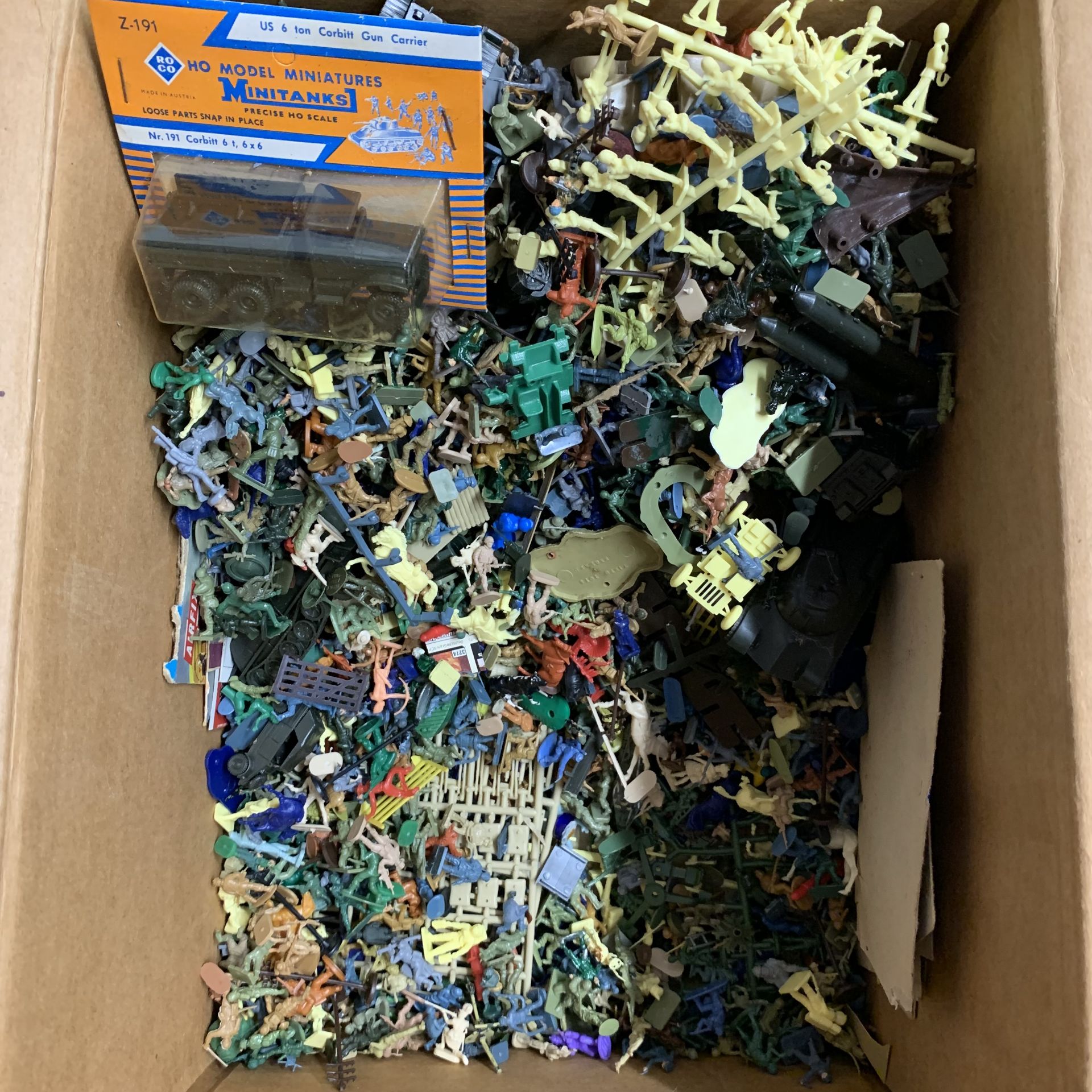 A quantity of plastic American Revolution figures and others etc. - Image 2 of 2