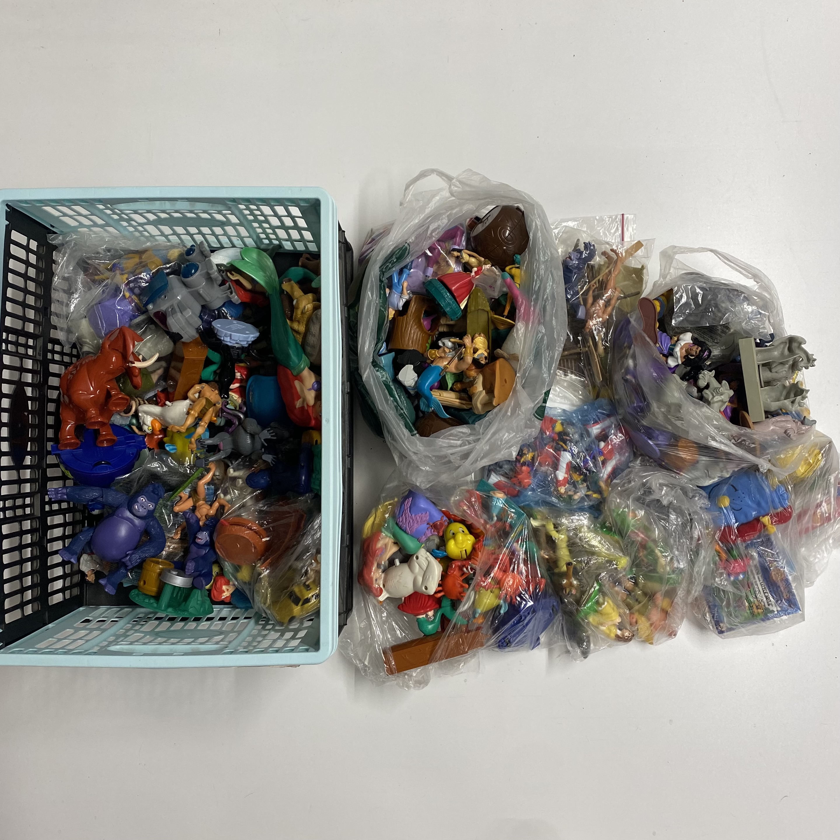 A box of mixed Disney toys including McDonalds happy meal and others. - Image 2 of 2