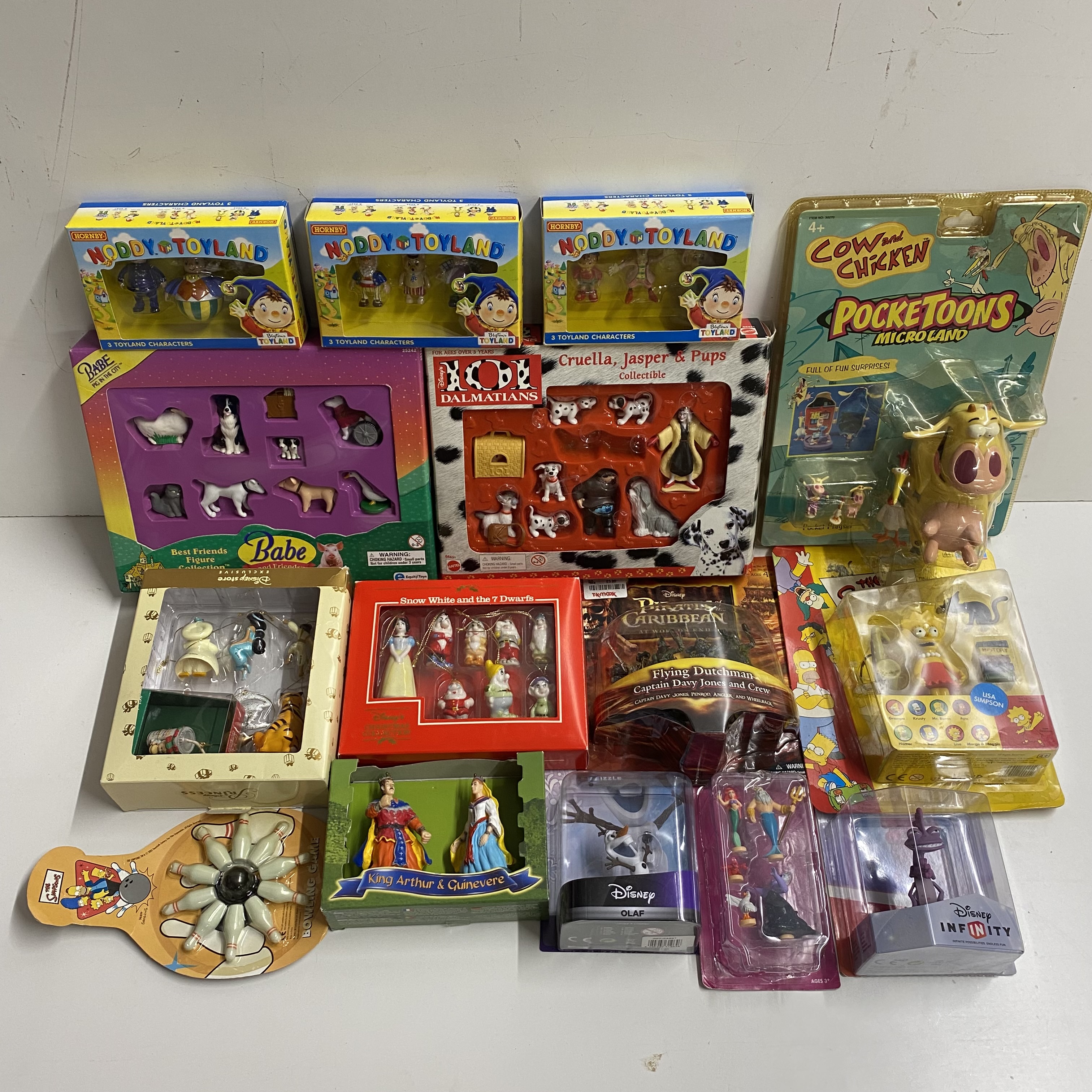 A mixed box of sealed toys including cow and chicken pocketoons. - Image 2 of 2