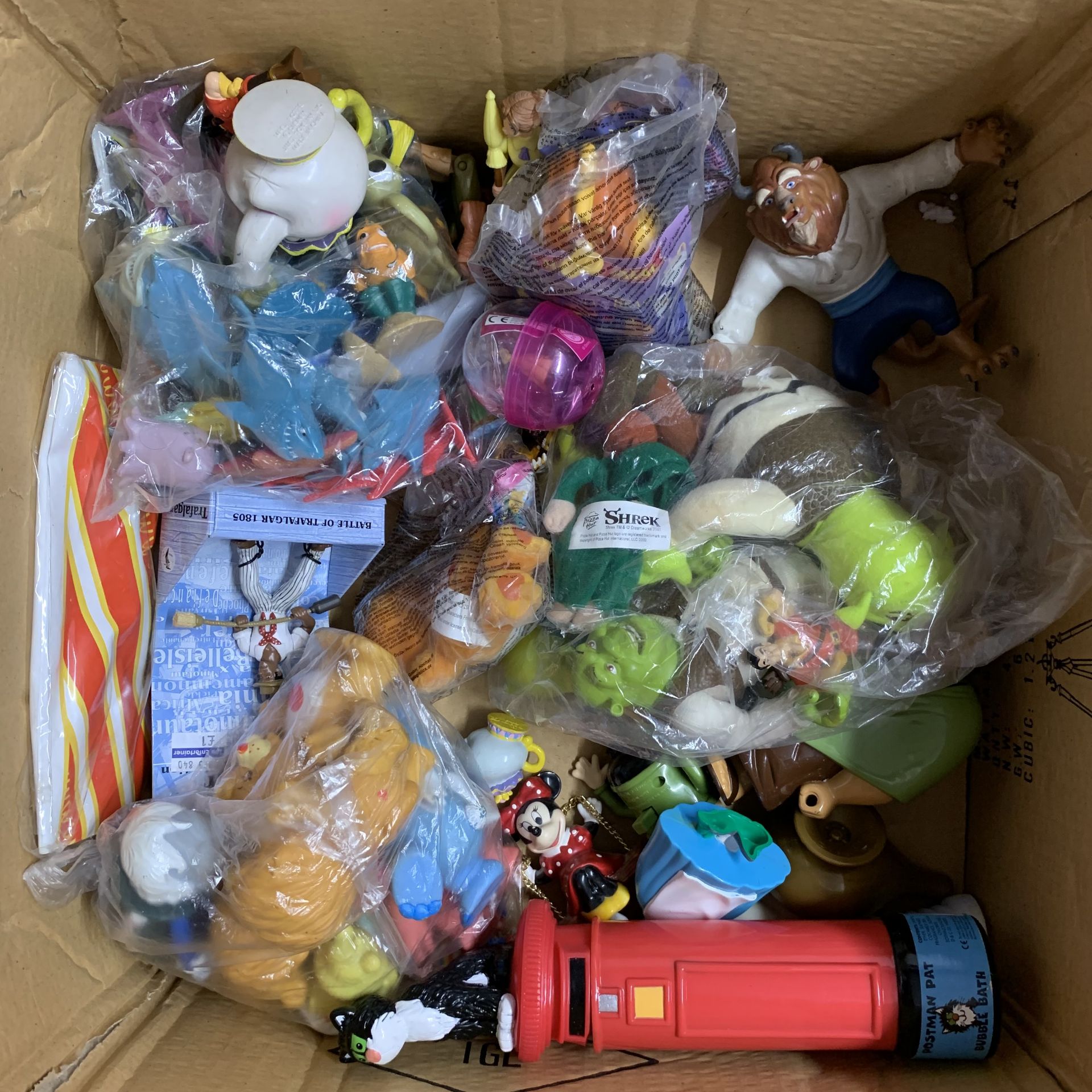 A large mixed quantity of various Disney figures and others etc. - Image 2 of 2