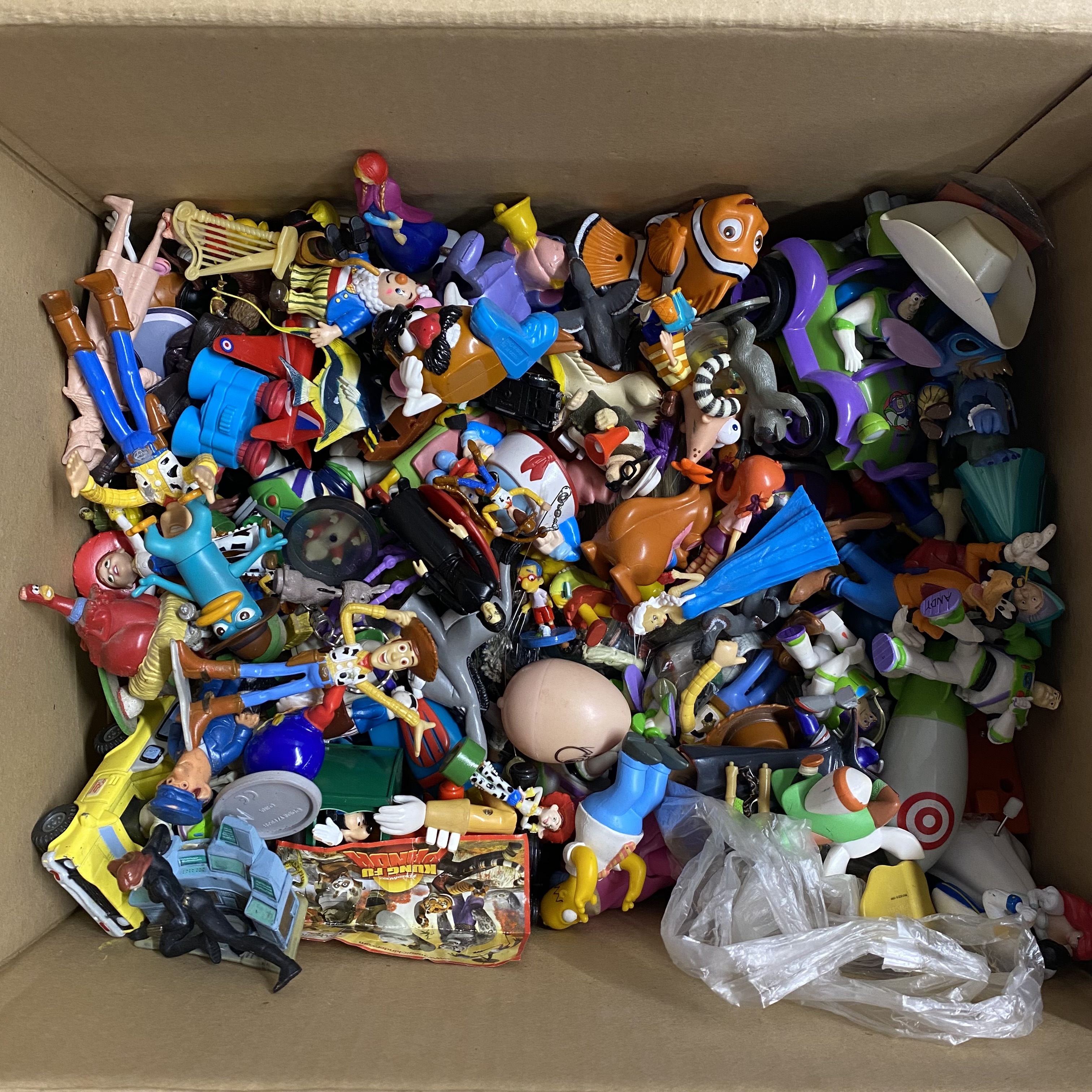 A very mixed box of various Disney characters and others. - Image 2 of 2