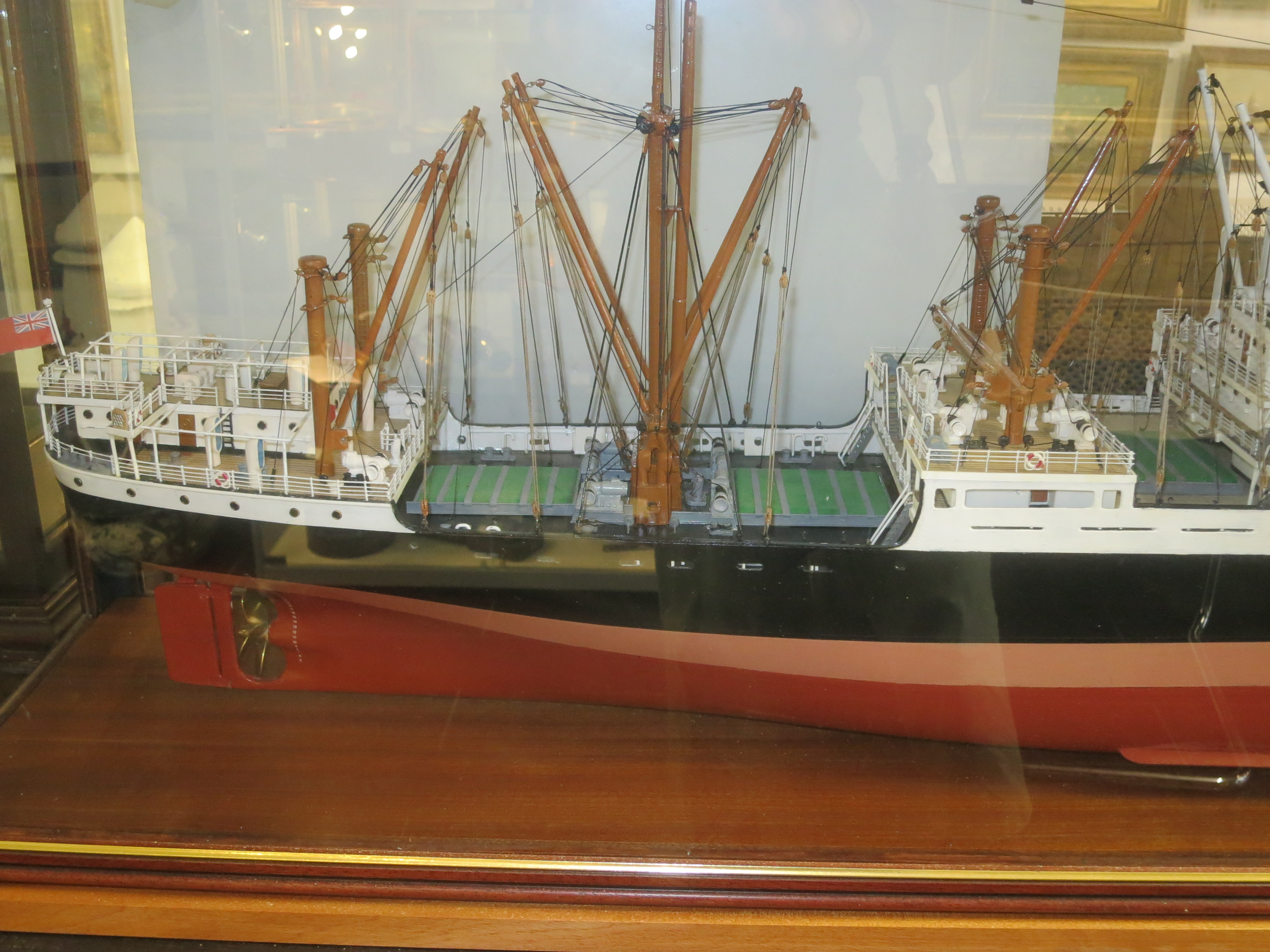 A BUILDER'S-STYLE MODEL FOR THE ALFRED HOLT (BLUE FUNNEL) LINE PASSENGER-CARGO SHIP M.V. 'ANCHISES' - Image 13 of 18