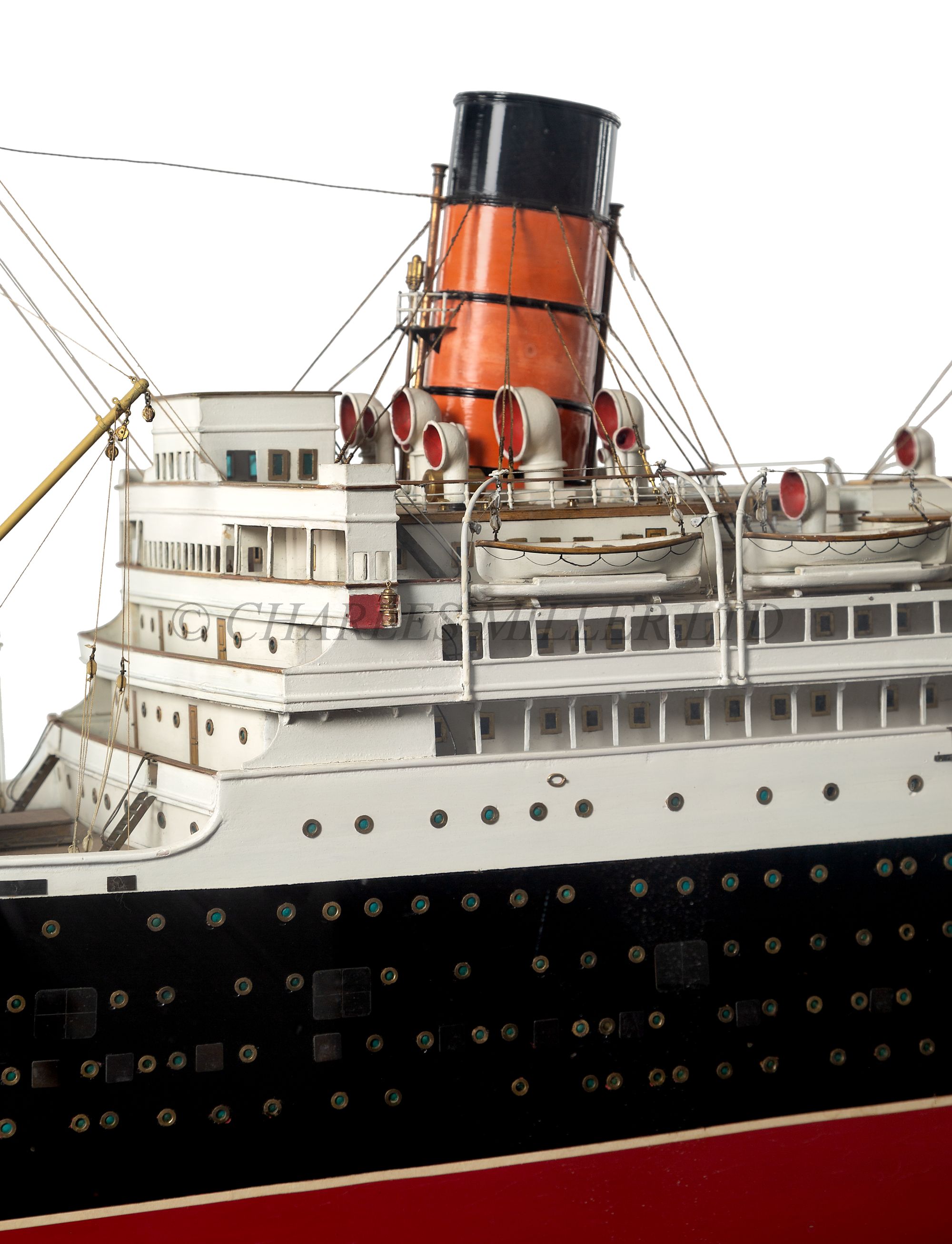 A FINE BUILDER'S MODEL FOR THE R.M.S. 'AQUITANIA', CONSTRUCTED BY JOHN BROWN & CO., CLYDEBANK FOR - Image 3 of 17