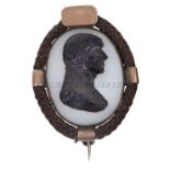 AN EARLY 19TH CENTURY 'NELSON MEMORIAL' BROOCH, CIRCA 1805