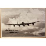 WW2 W/O Dave Fellows 460 sqn signed 6 x 4 inch Lancaster in flight picture. Bomber Command