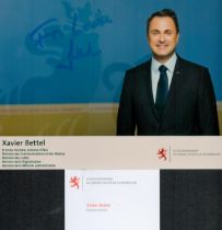 Xavier Bettel signed 8x6 inch colour photo of the Prime Minister of Luxembourg. Good condition.