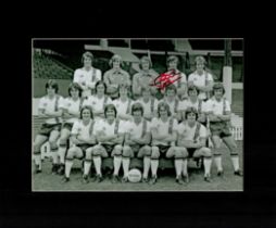 Steve James signed 14x12 inch approx. mounted Manchester United vintage team photo. Good