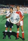 Autographed GARY MABBUTT 12 x 8 Photograph : Col, depicting Tottenham captain GARY MABBUTT and his