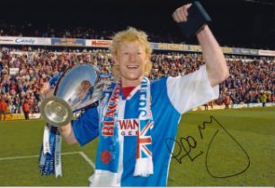 Autographed COLIN HENDRY 12 x 8 Photograph : Col, depicting Blackburn Rovers captain COLIN HENDRY
