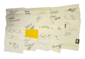 Entertainment Collection of 30 signed white index cards including names of Johnny Flynn, Nathan
